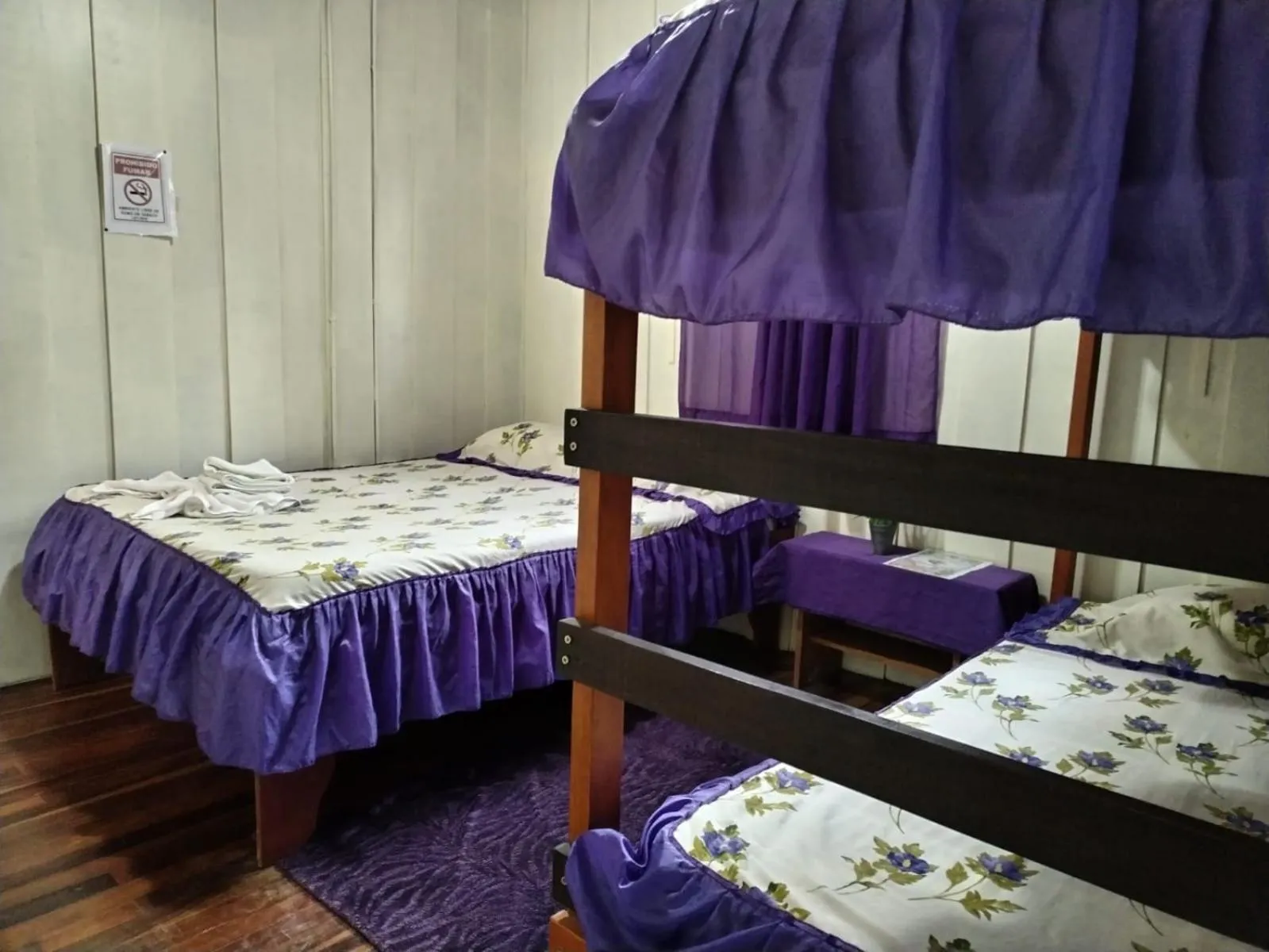 Bedroom, Bed in Pensión y Cabinas Colibrí B&B Costa Rica