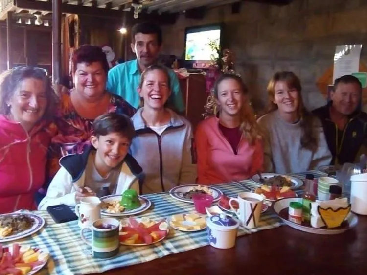 Communal lounge/ TV room in Pensión y Cabinas Colibrí B&B Costa Rica