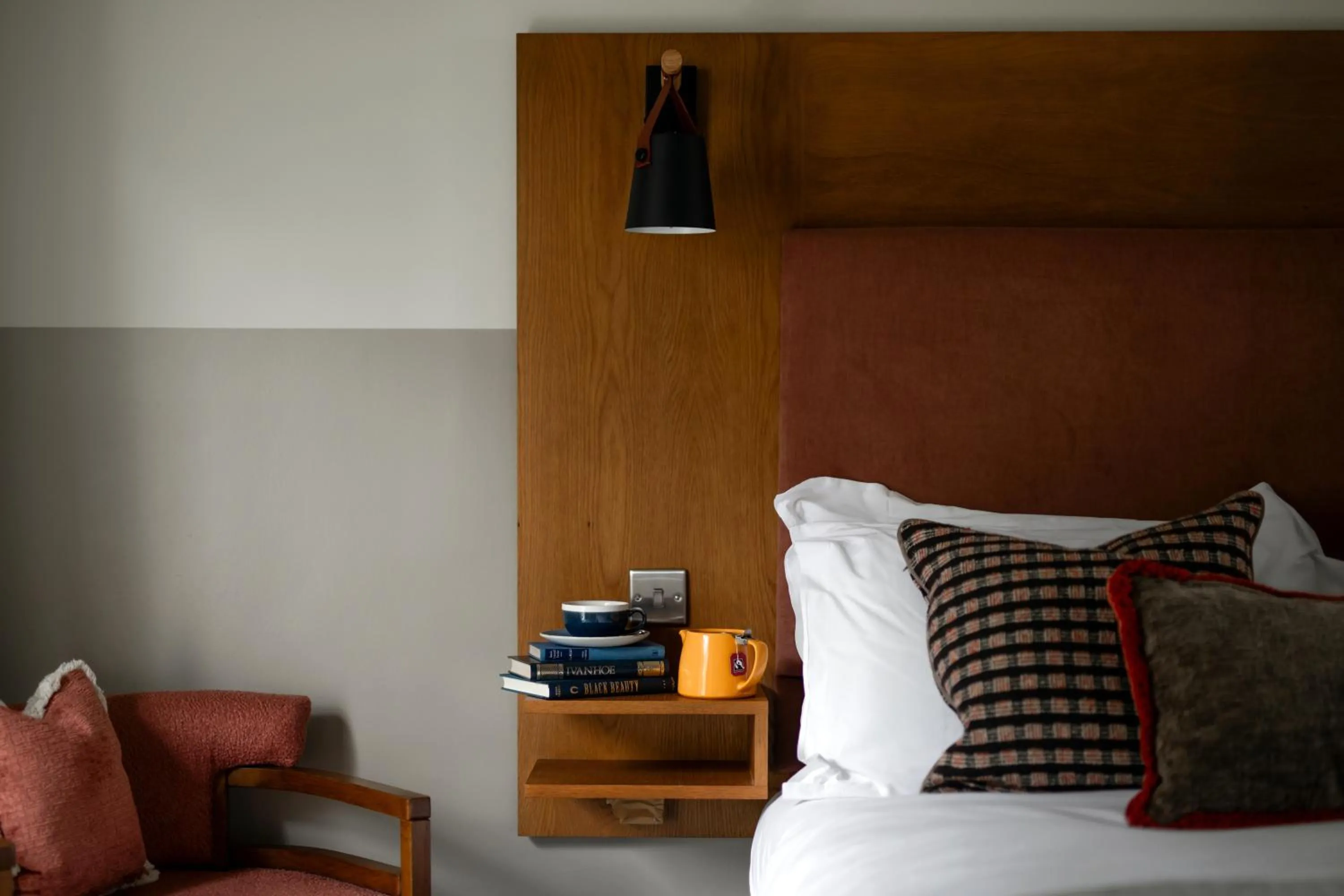 Bedroom, Bed in Worplesdon Place Hotel