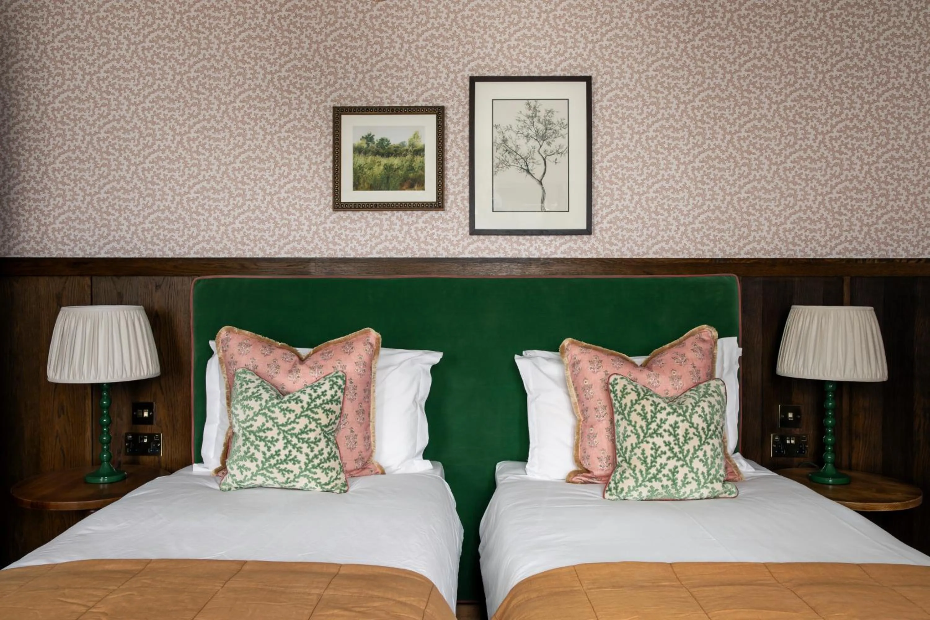 Bedroom, Bed in Worplesdon Place Hotel