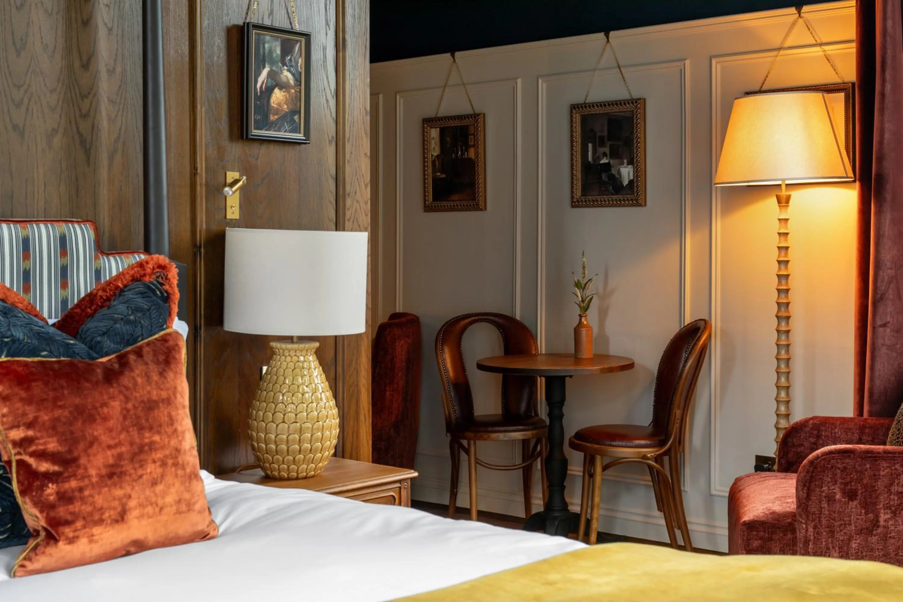 Bedroom, Bed in Worplesdon Place Hotel