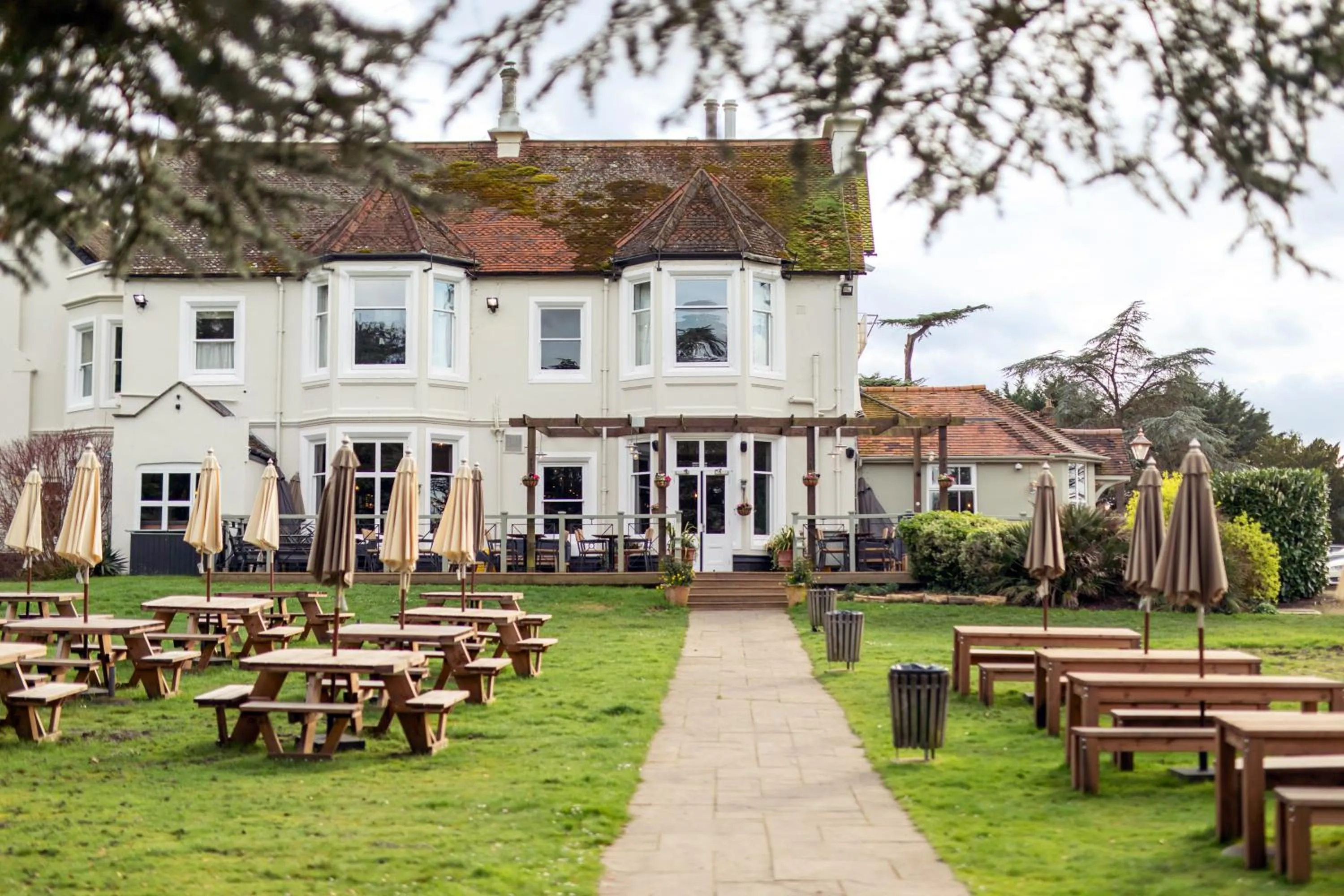 Garden in Worplesdon Place Hotel