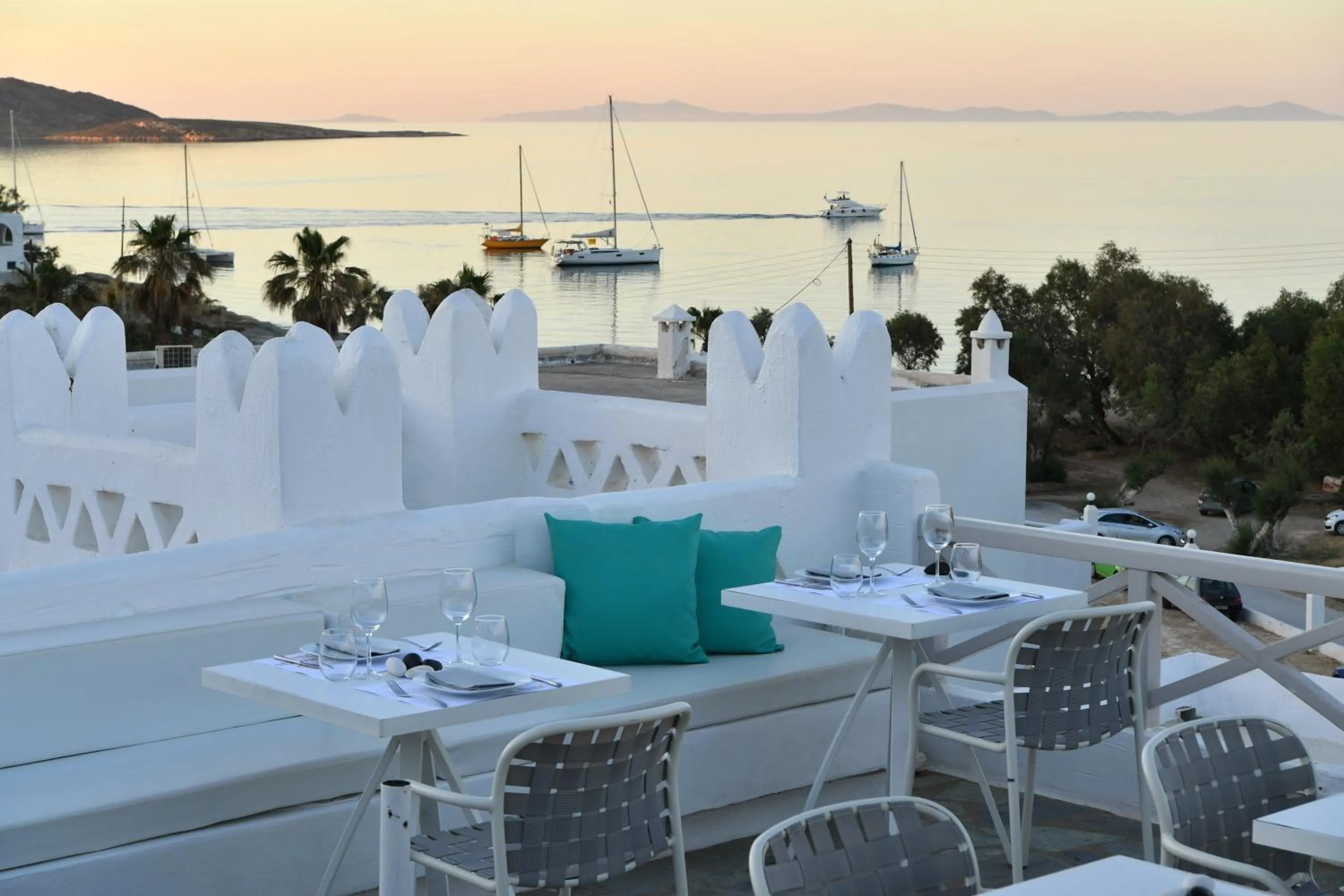 Restaurant/places to eat in Kanale's Rooms & Suites