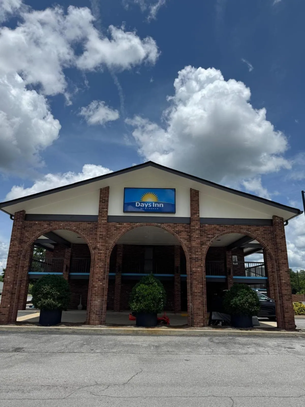 Property building in Days Inn by Wyndham Clanton AL
