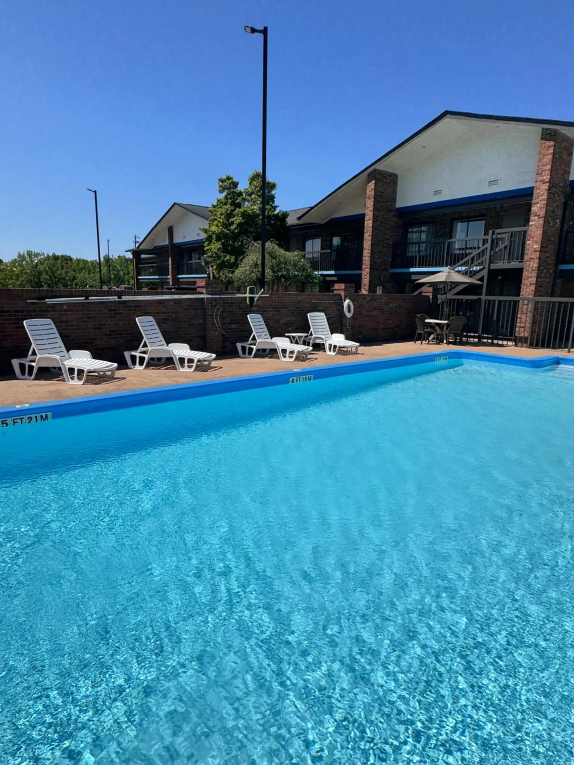 Swimming pool in Days Inn by Wyndham Clanton AL
