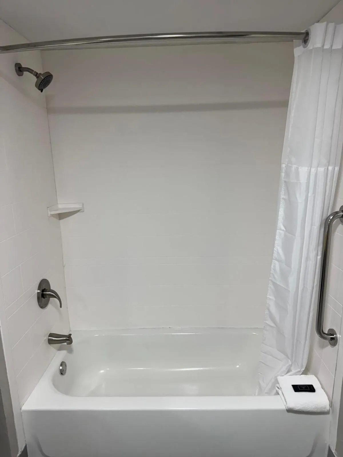Bath in Days Inn by Wyndham Clanton AL