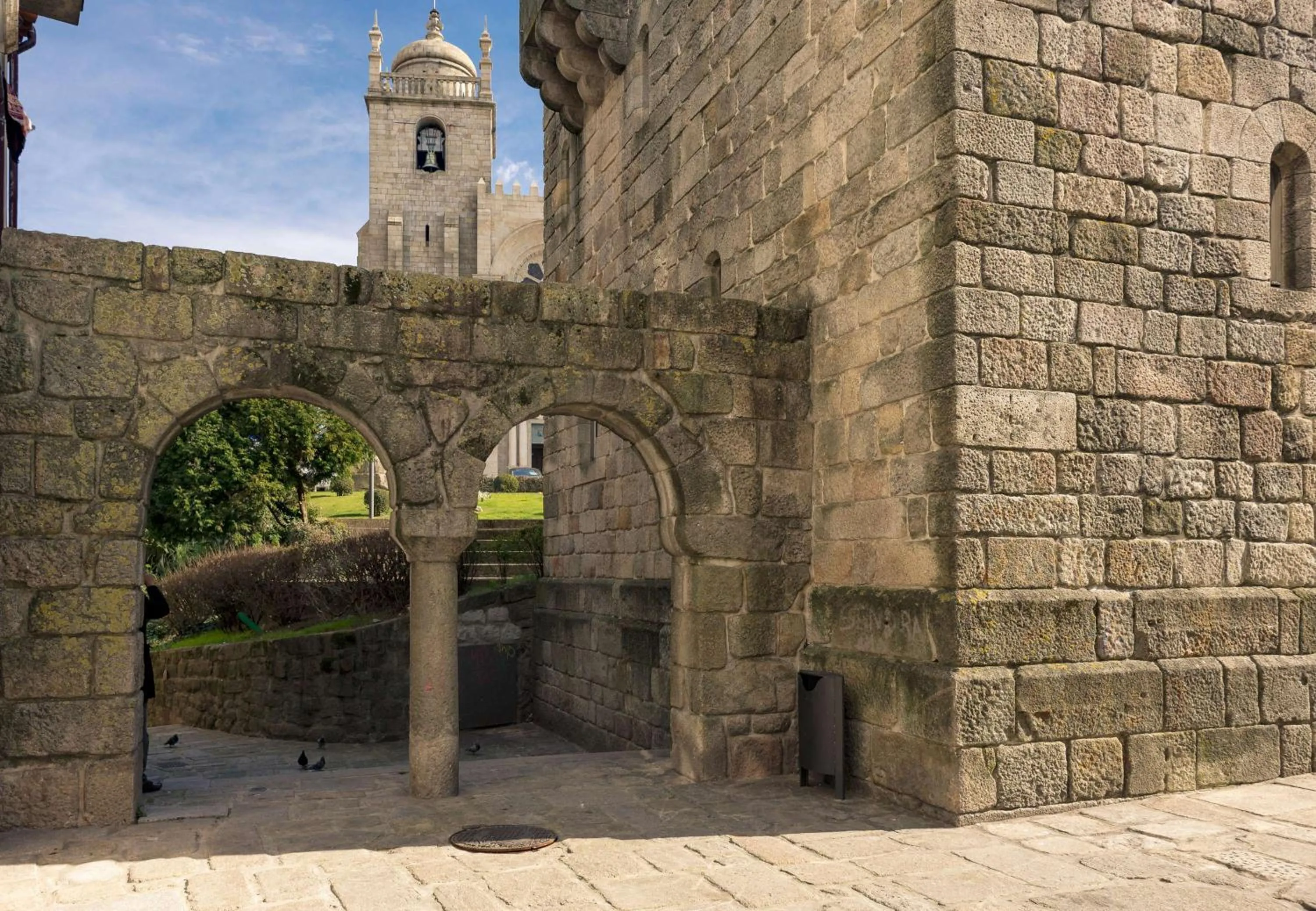 Nearby landmark in Cathedral Design Apartments