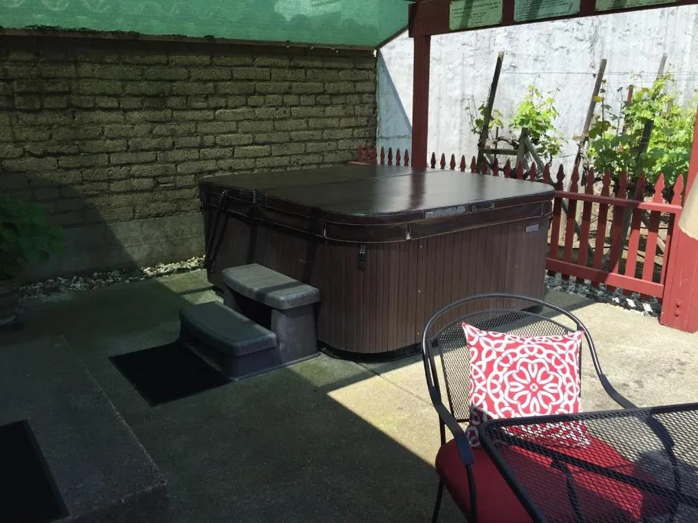 Andrea's Hidden Cottage