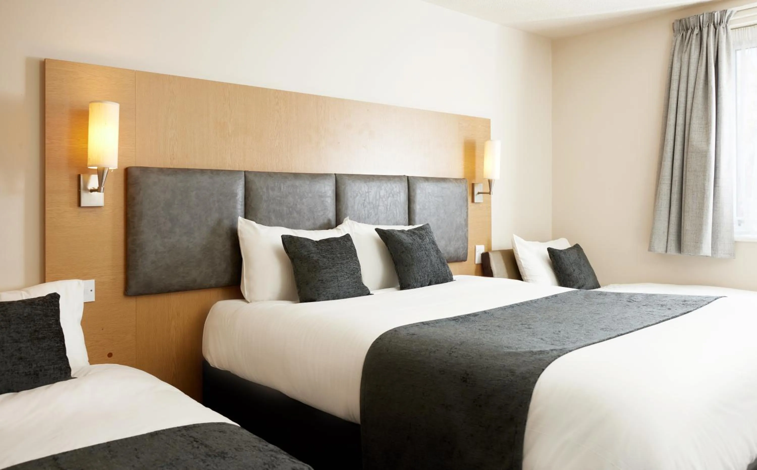 Bedroom, Bed in The Quays by Greene King Inns