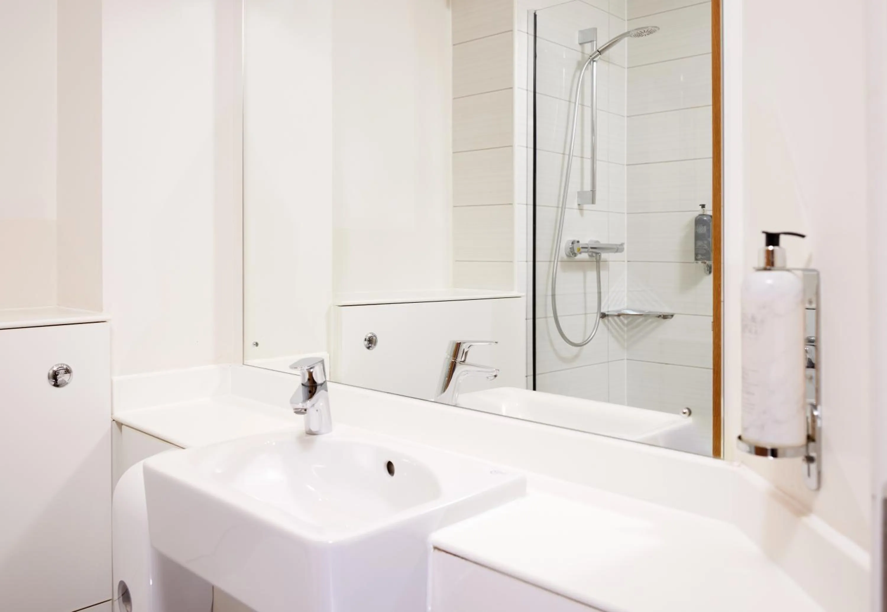 Bathroom in The Quays by Greene King Inns