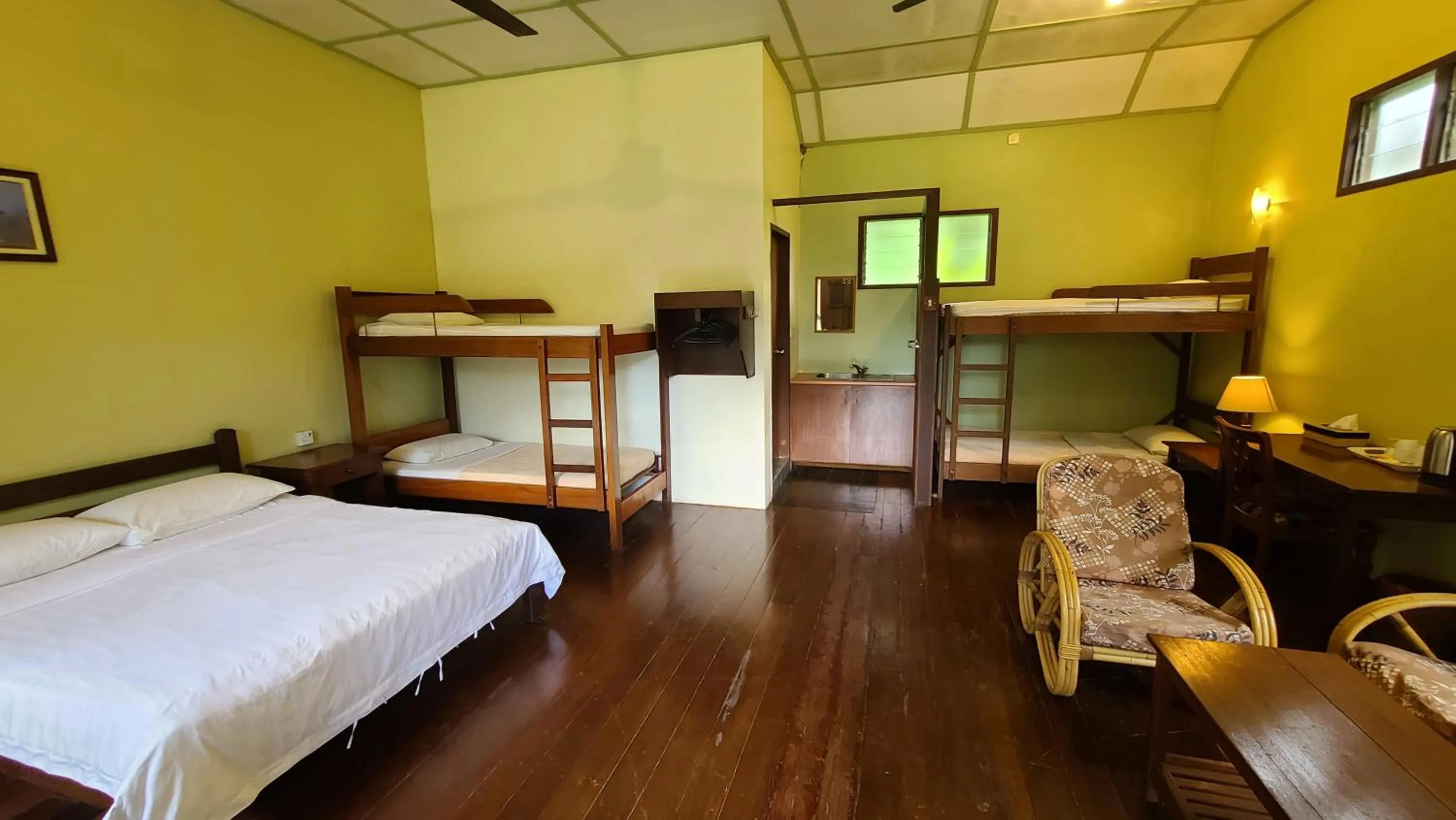 Photo of the whole room, Bed in Sepilok B&B