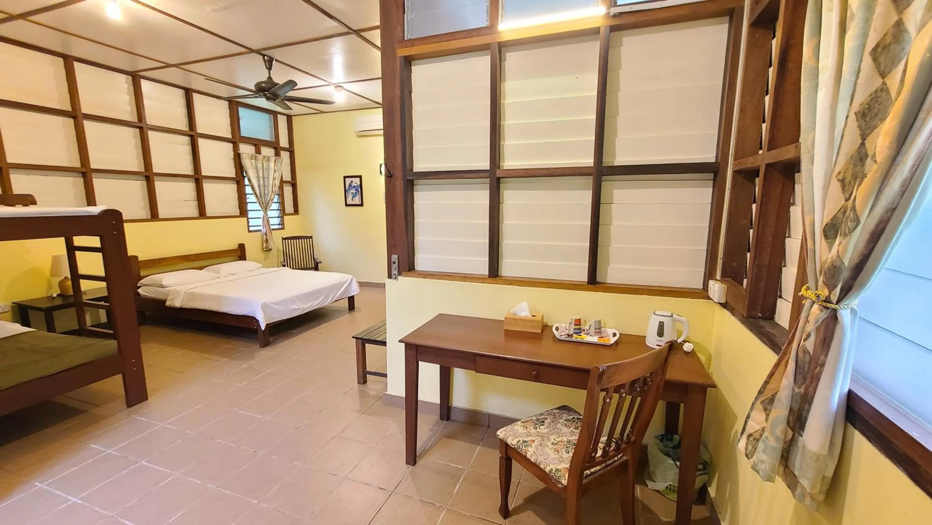 Photo of the whole room, Bed in Sepilok B&B