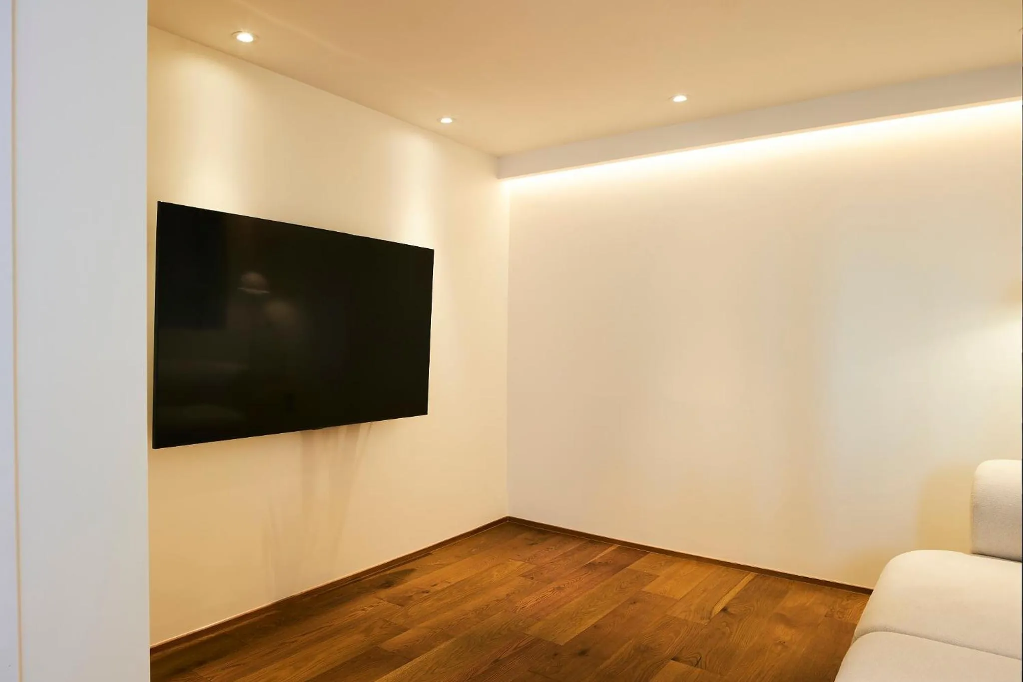 TV and multimedia in Canvas Hostel