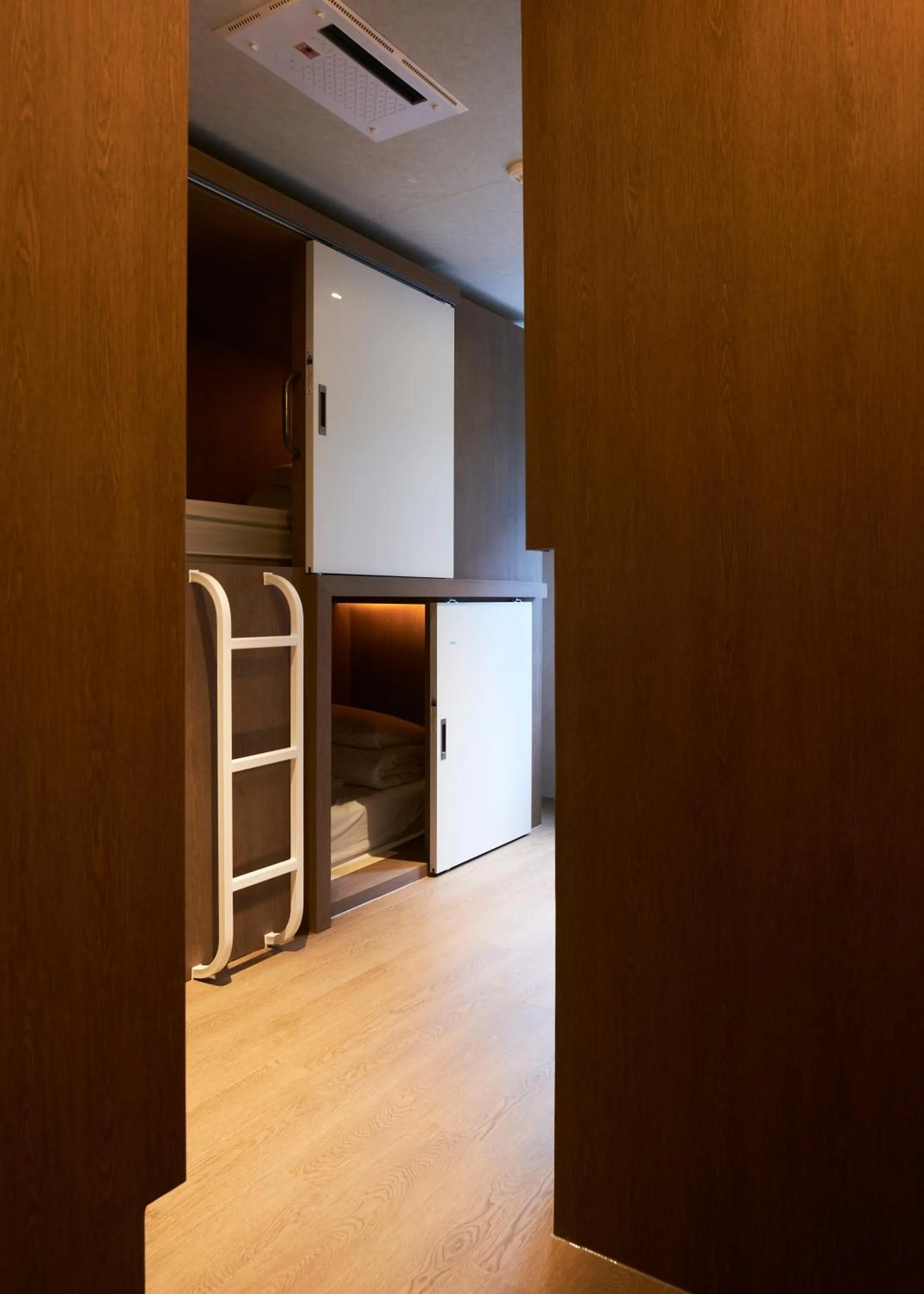 bunk bed, Bed in Canvas Hostel