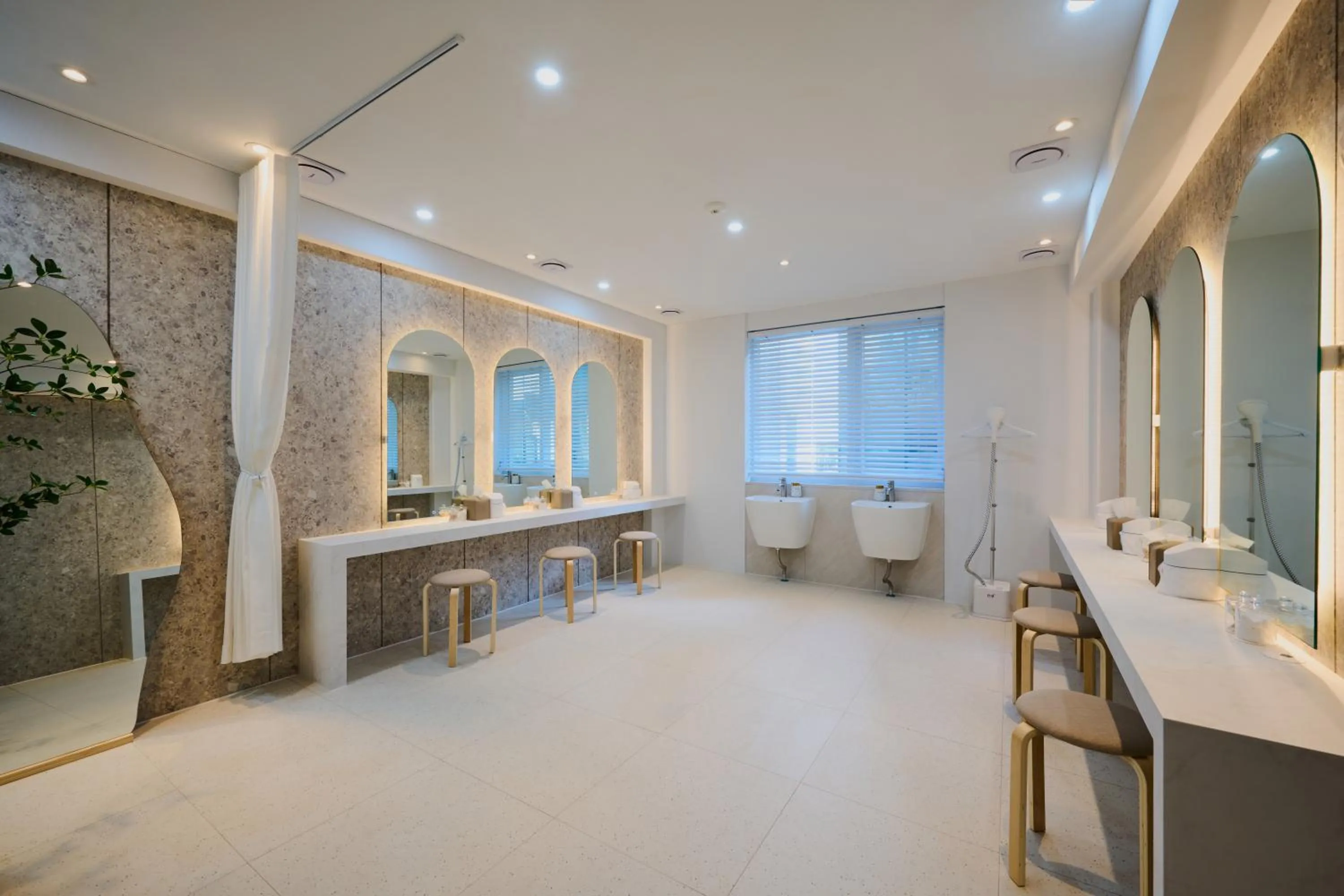 Area and facilities in Canvas Hostel