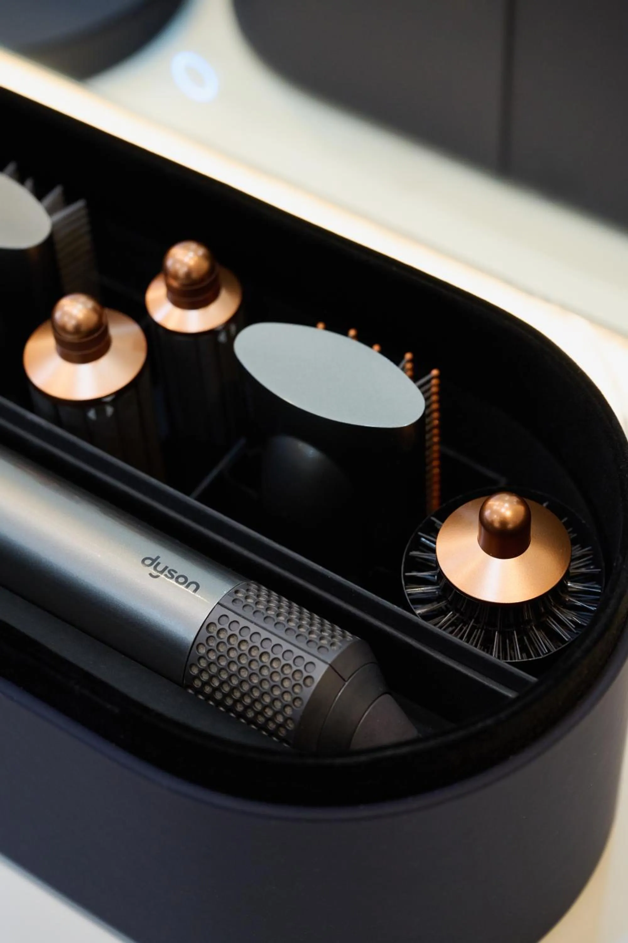 Text overlay in Canvas Hostel