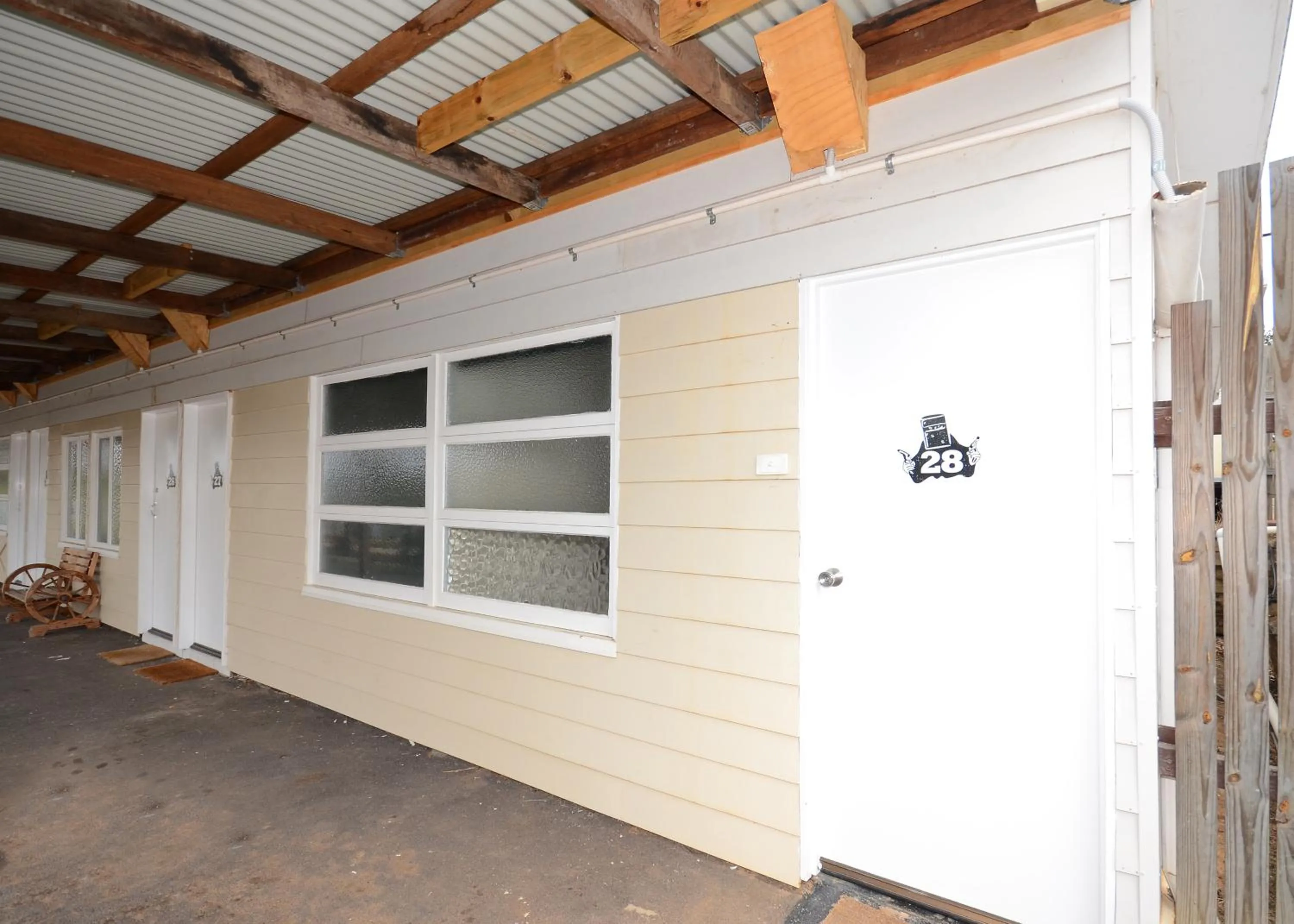 Facade/entrance in Ned Kelly's Motel