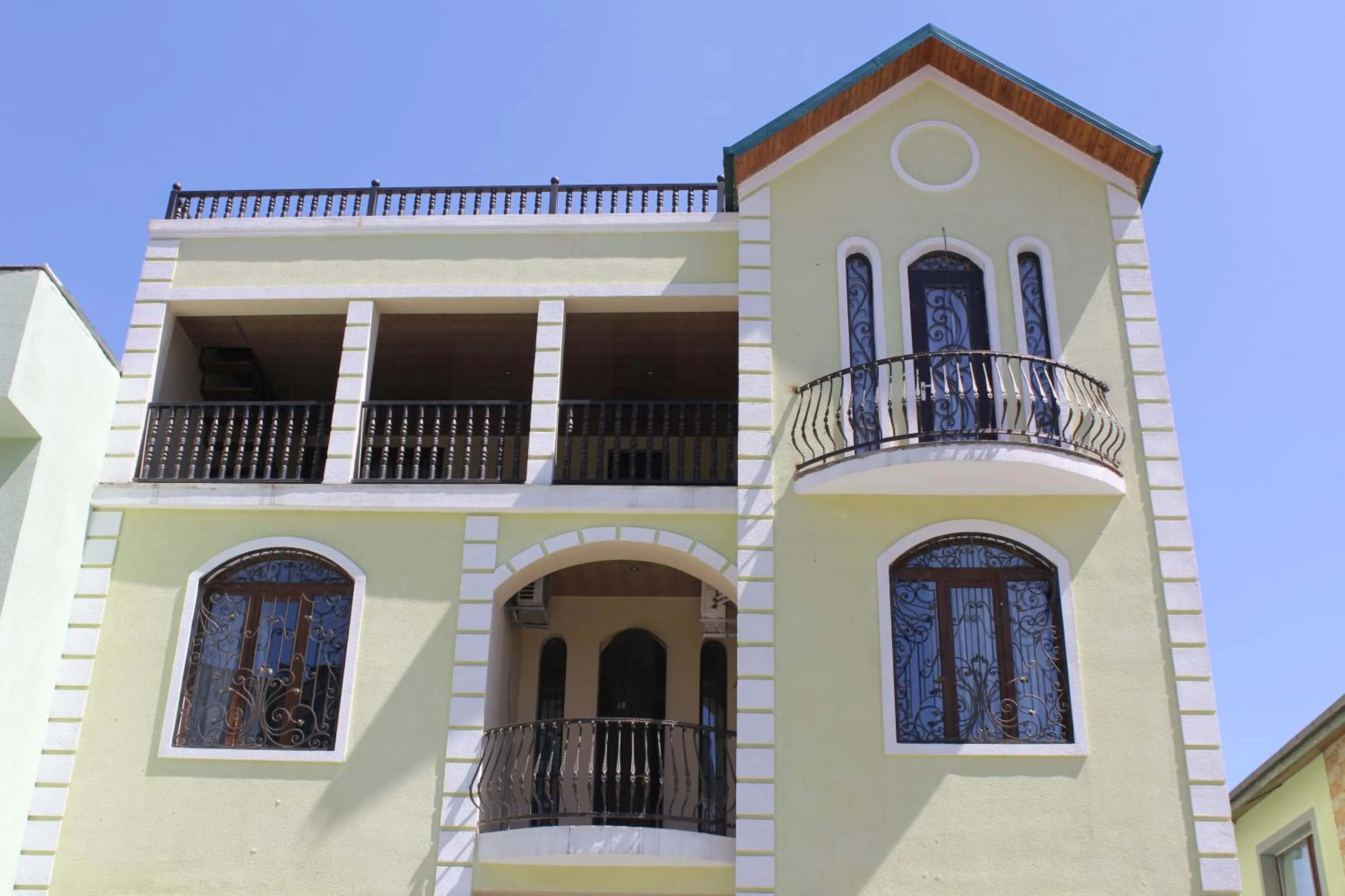 Facade/entrance in Hotel Mimino