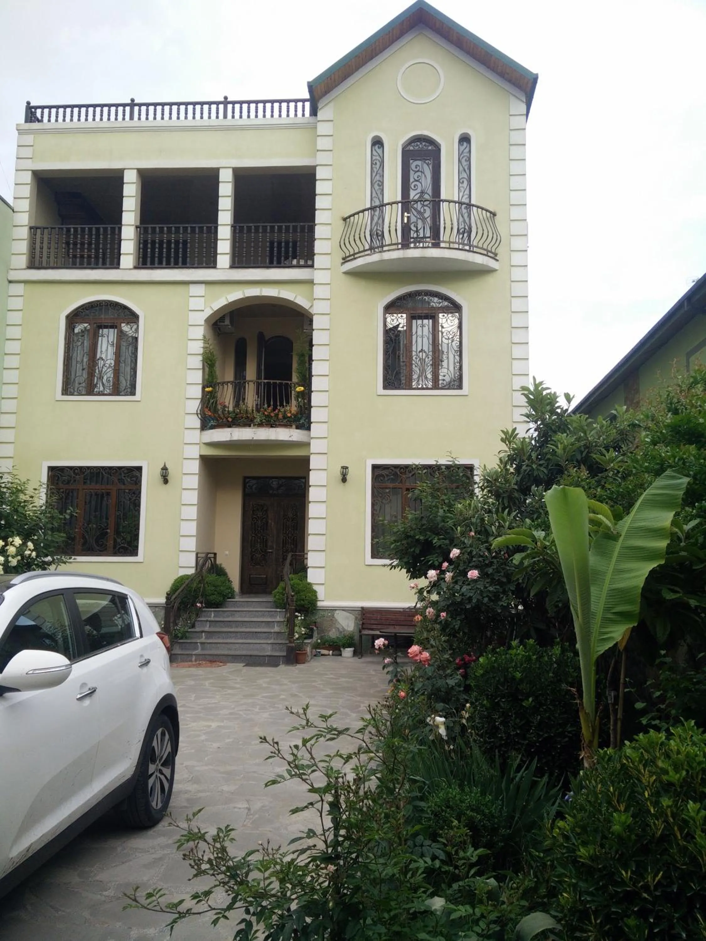 Garden view in Hotel Mimino