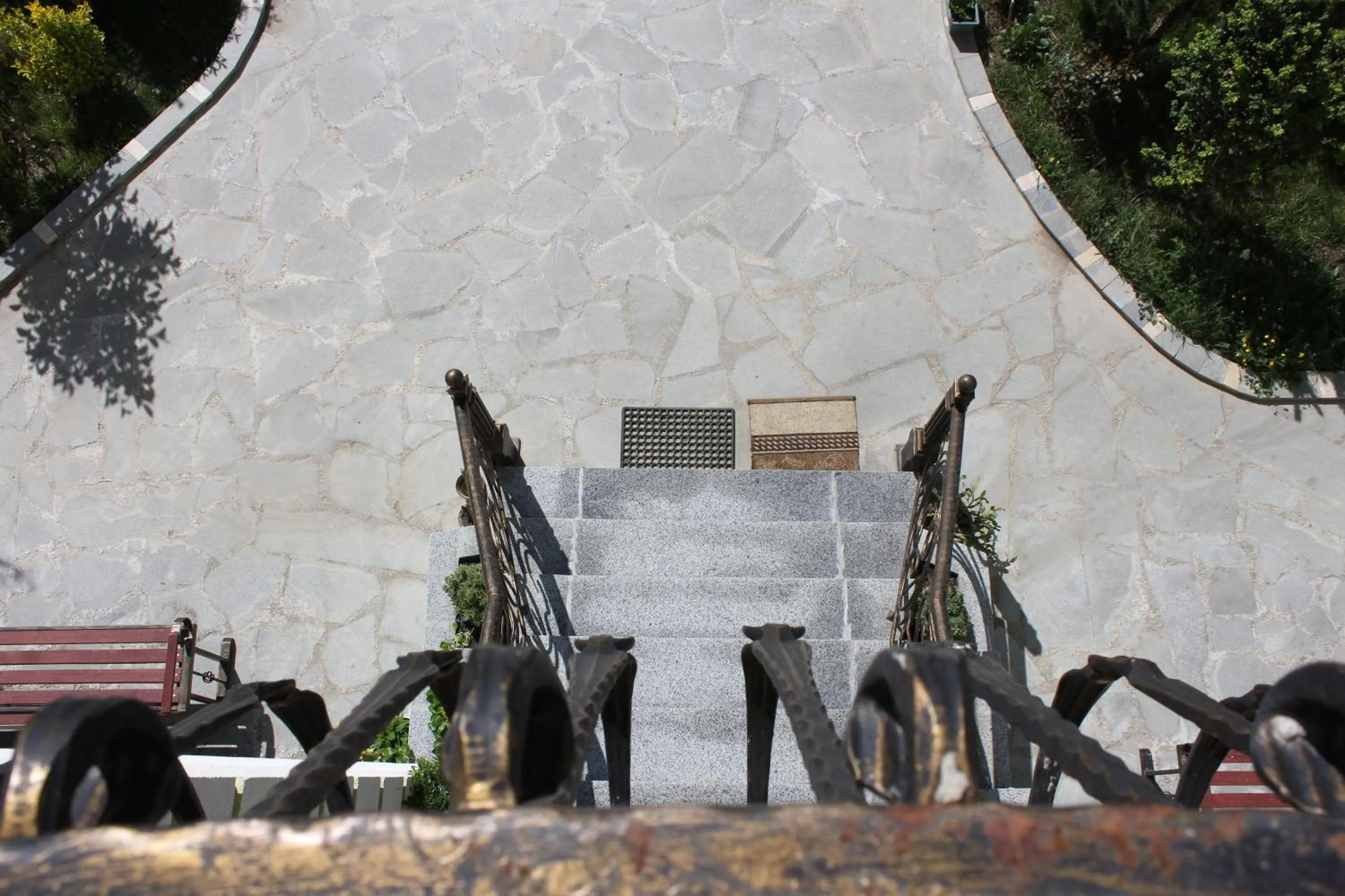 Garden view in Hotel Mimino