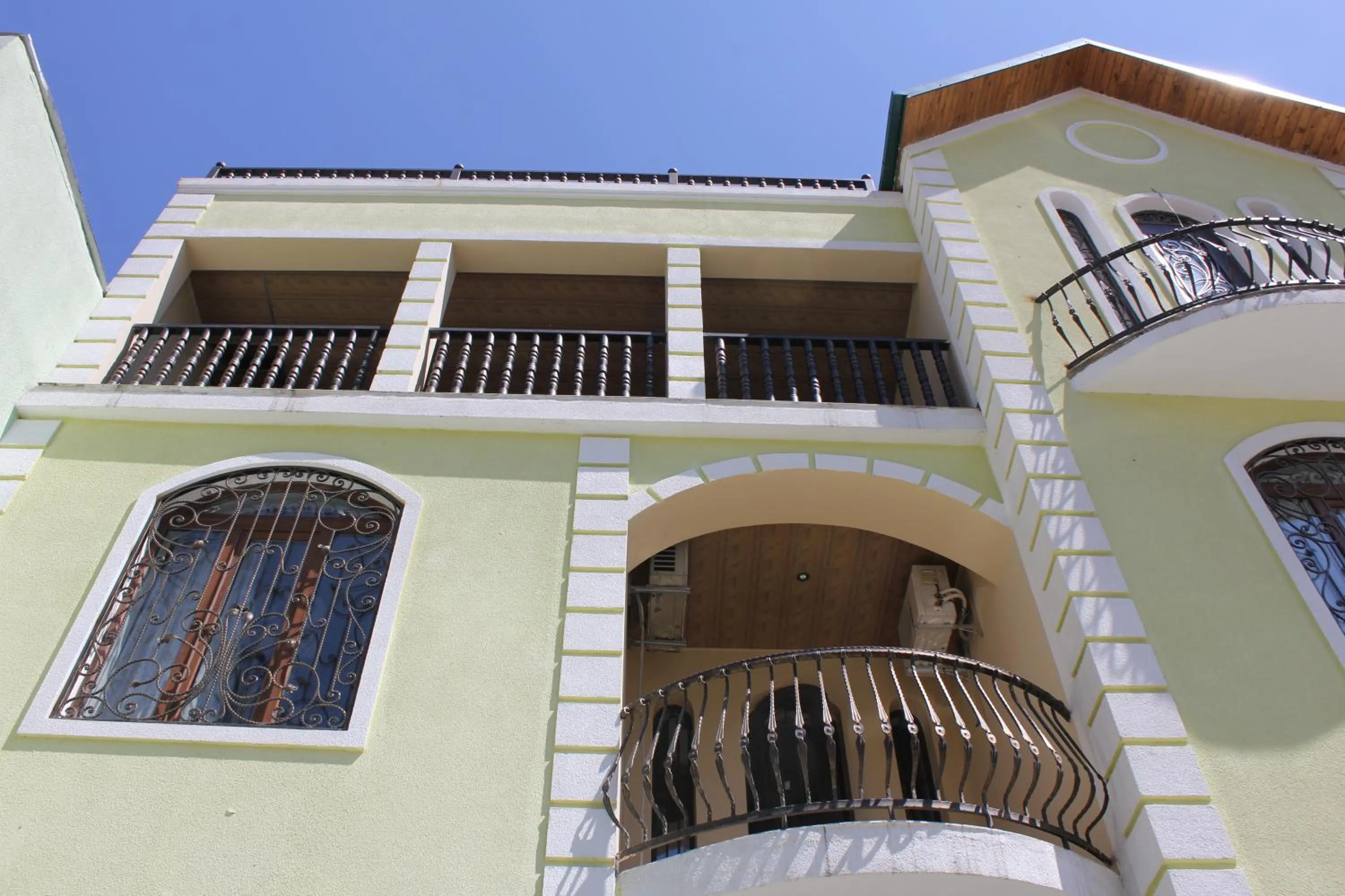 Facade/entrance in Hotel Mimino