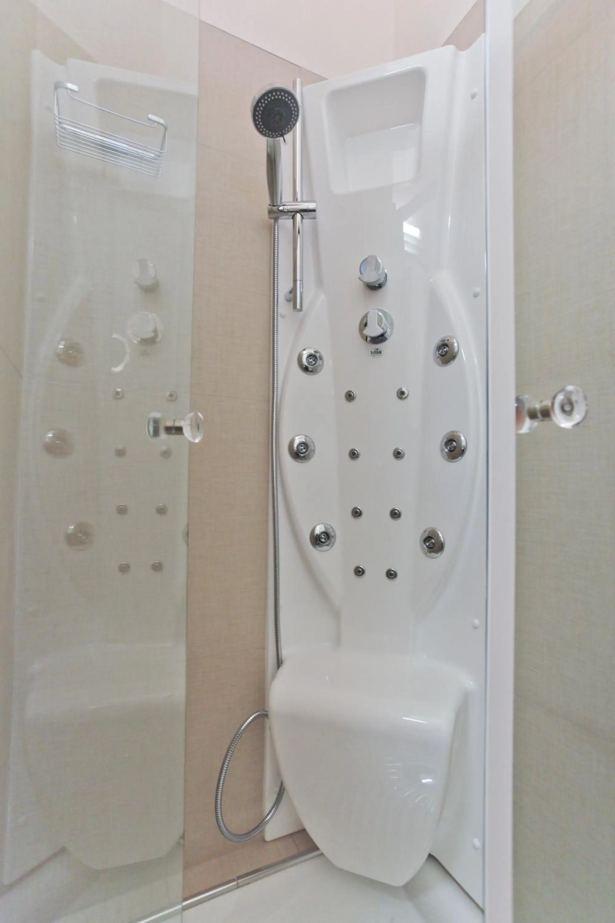 Shower in Hotel Krone
