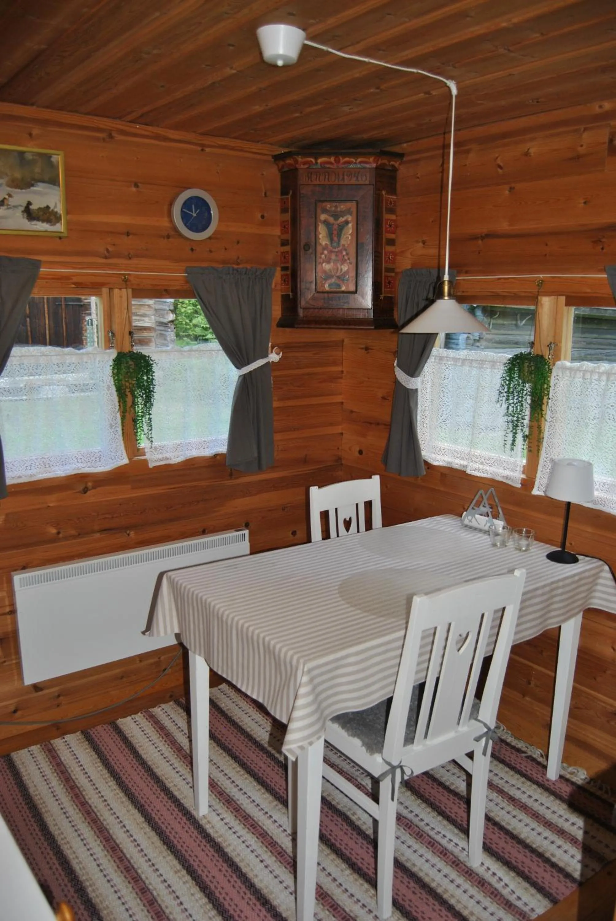 Dining area in Orsastuguthyrning-Viborg