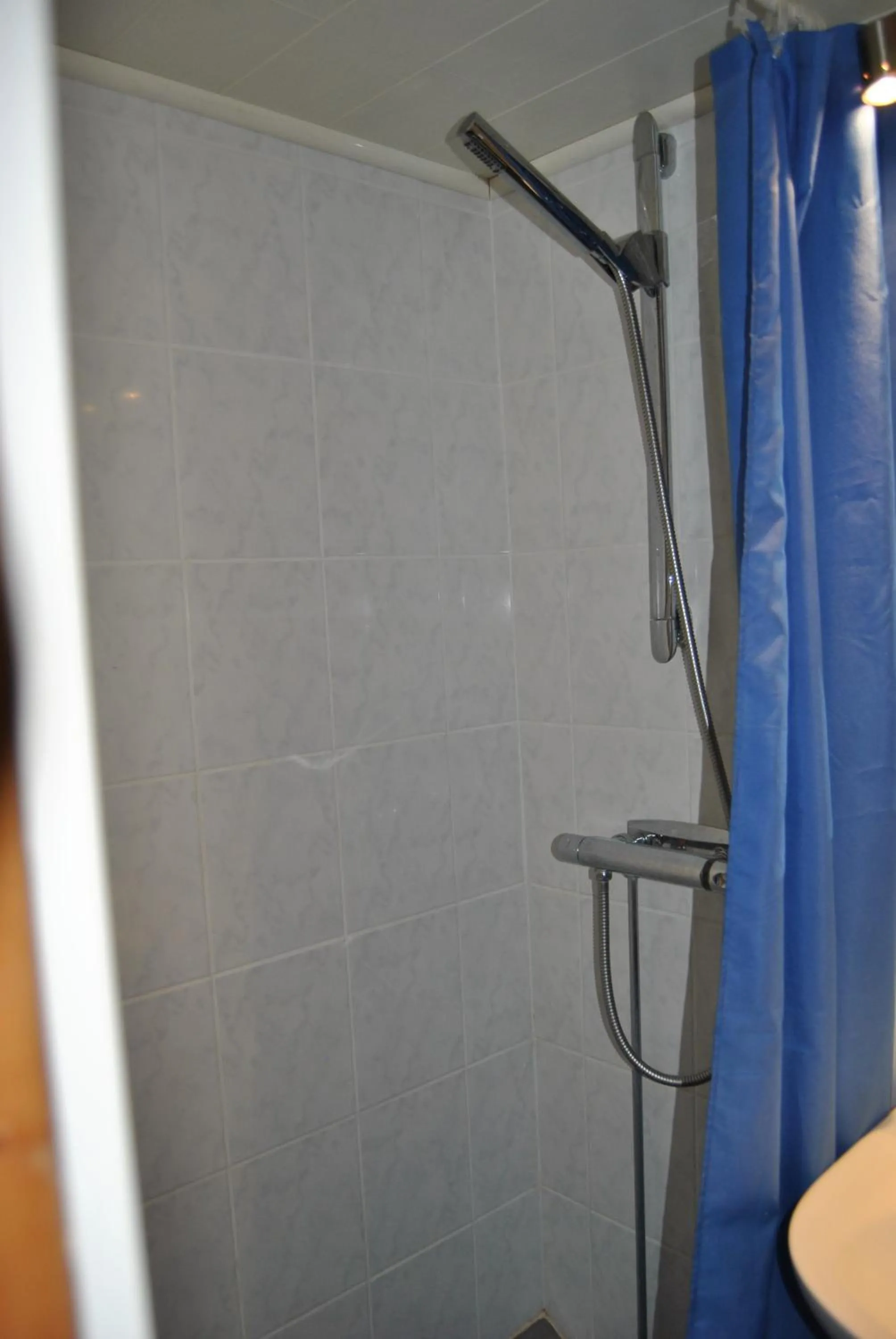 Bathroom in Orsastuguthyrning-Viborg