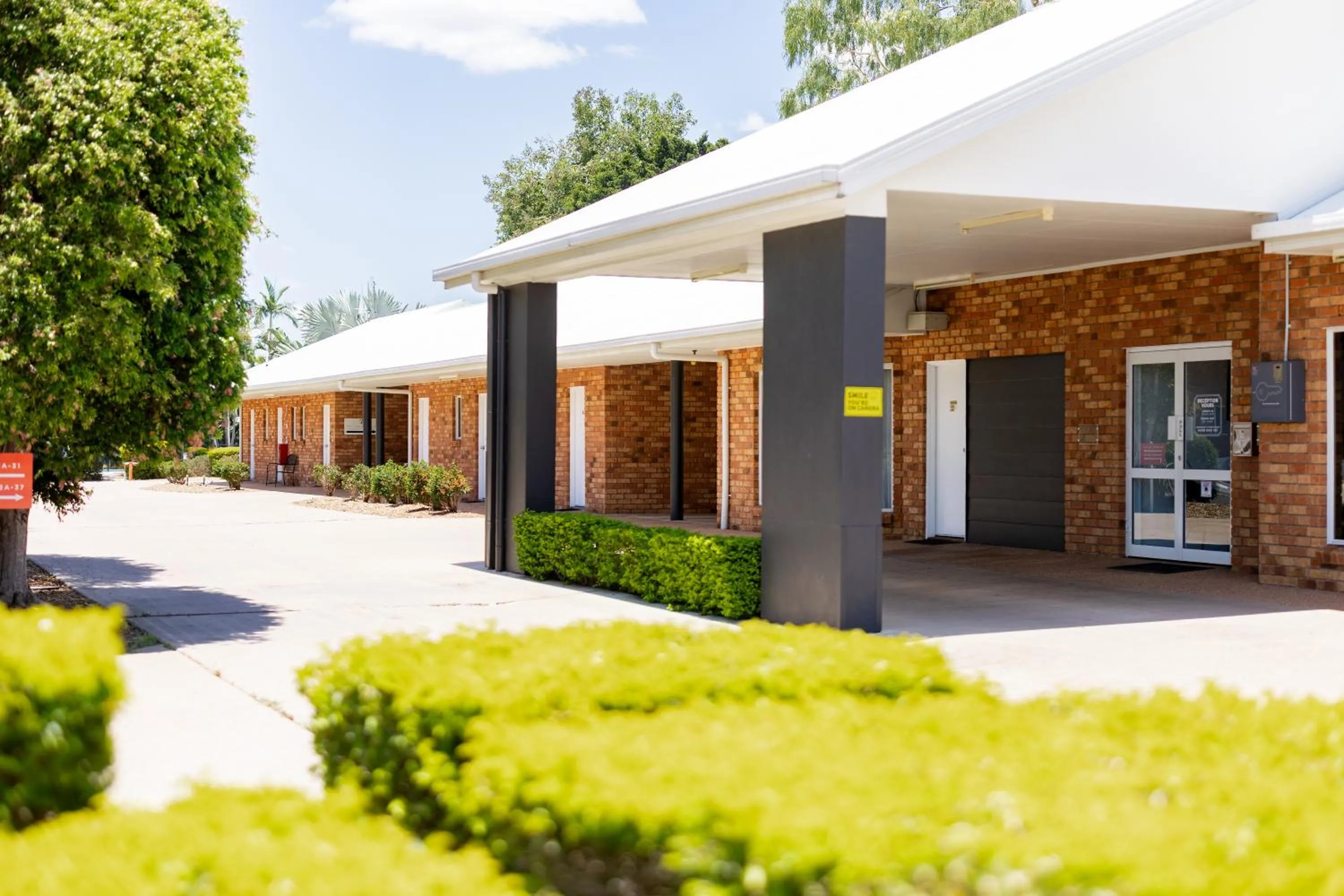 Facade/entrance in Maraboon Motor Inn
