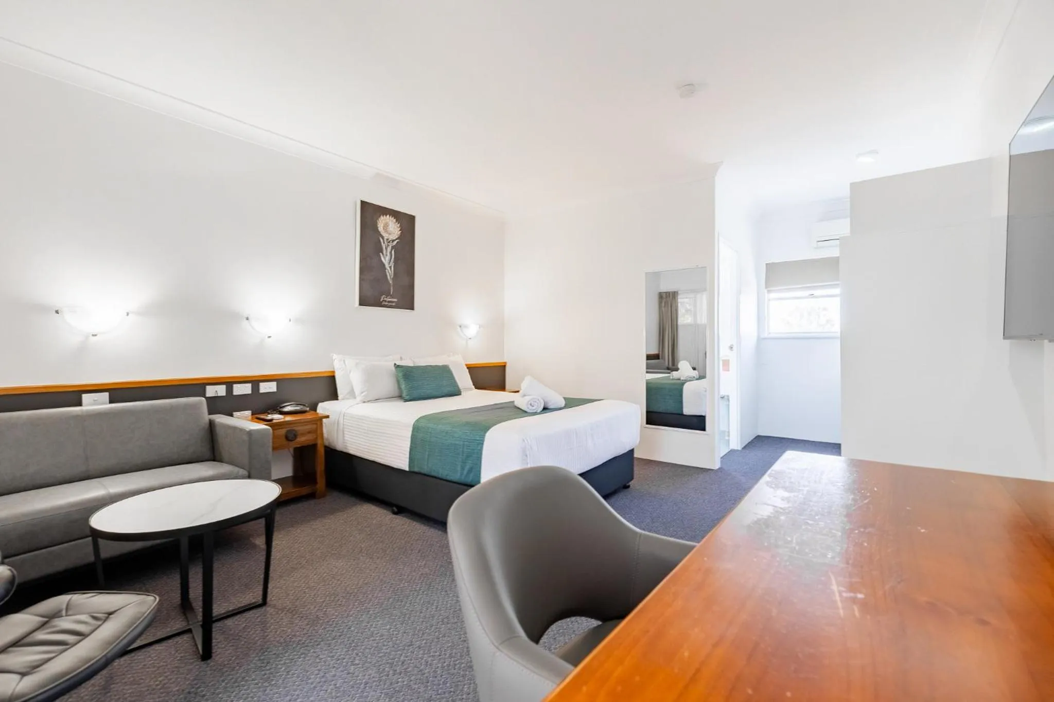 Bedroom, Bed in Maraboon Motor Inn