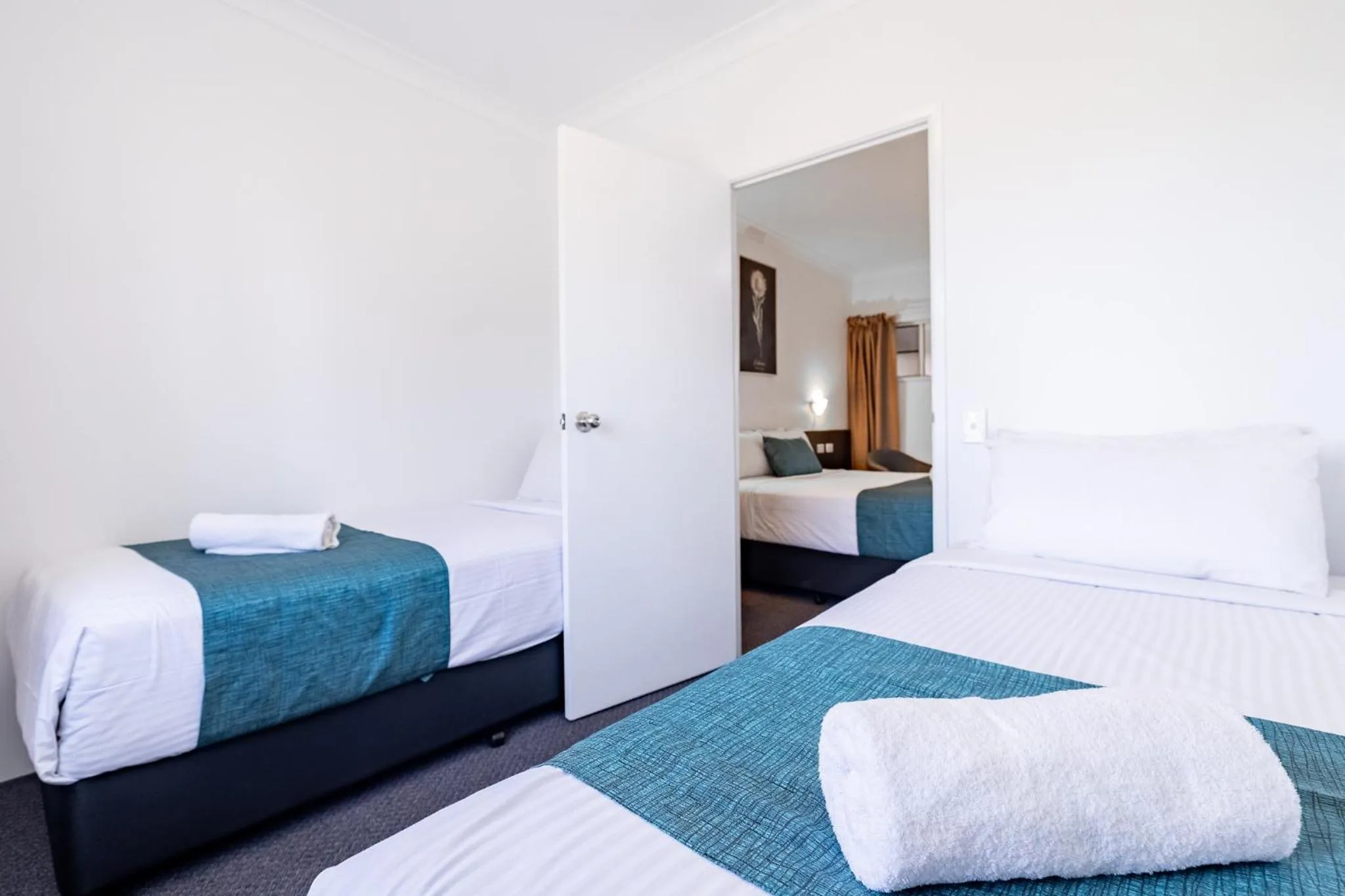 Bedroom, Bed in Maraboon Motor Inn