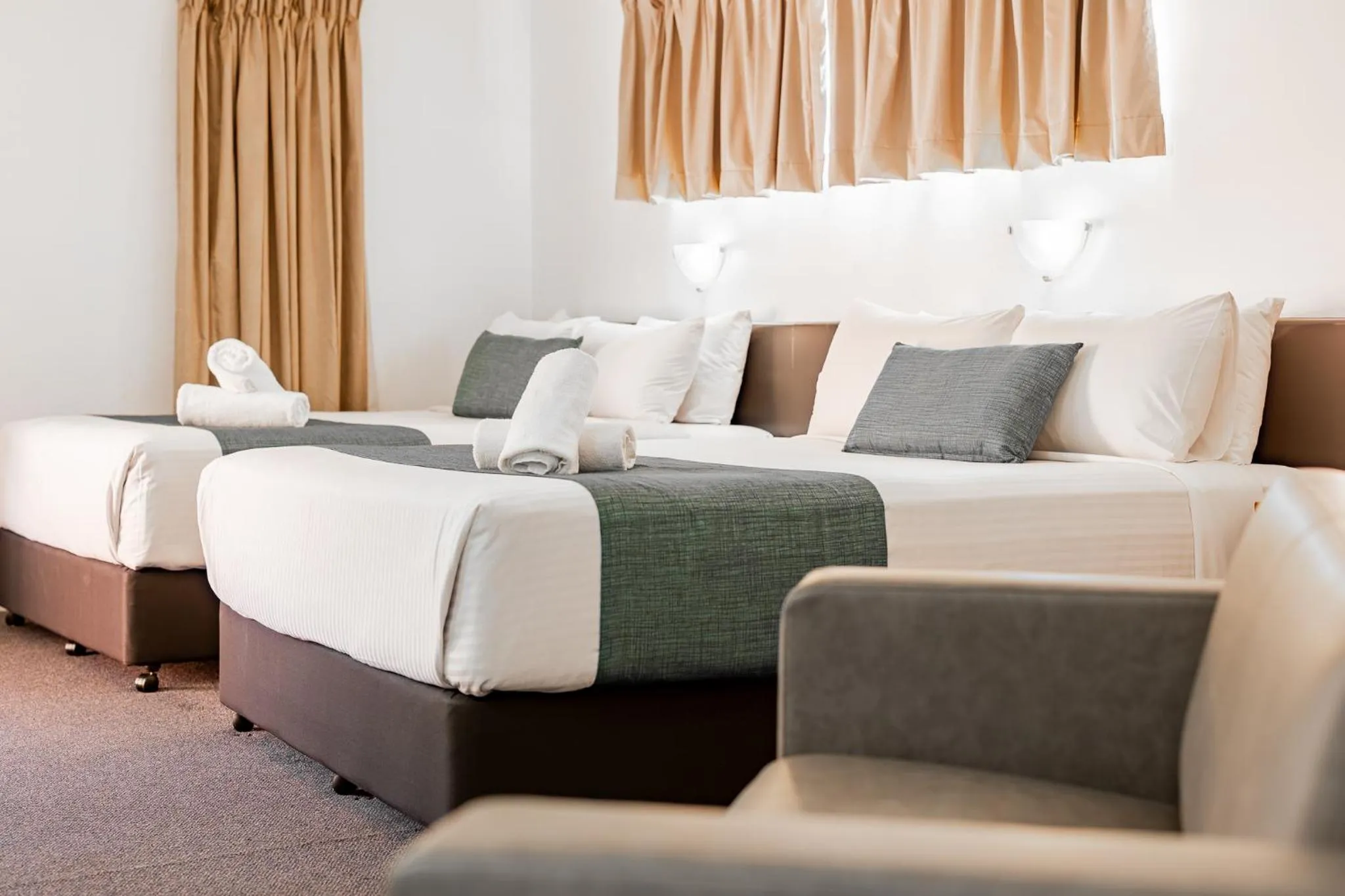 Bedroom, Bed in Maraboon Motor Inn