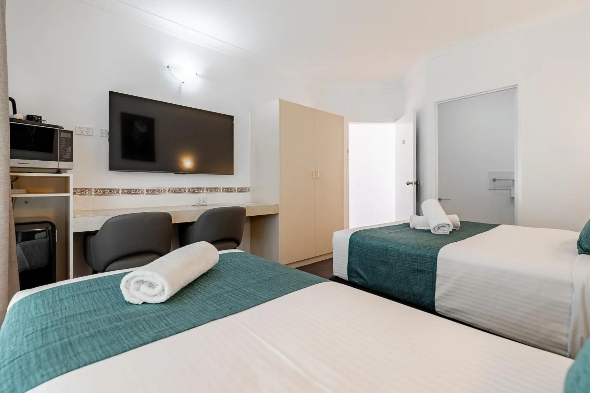 Bedroom, Bed in Maraboon Motor Inn