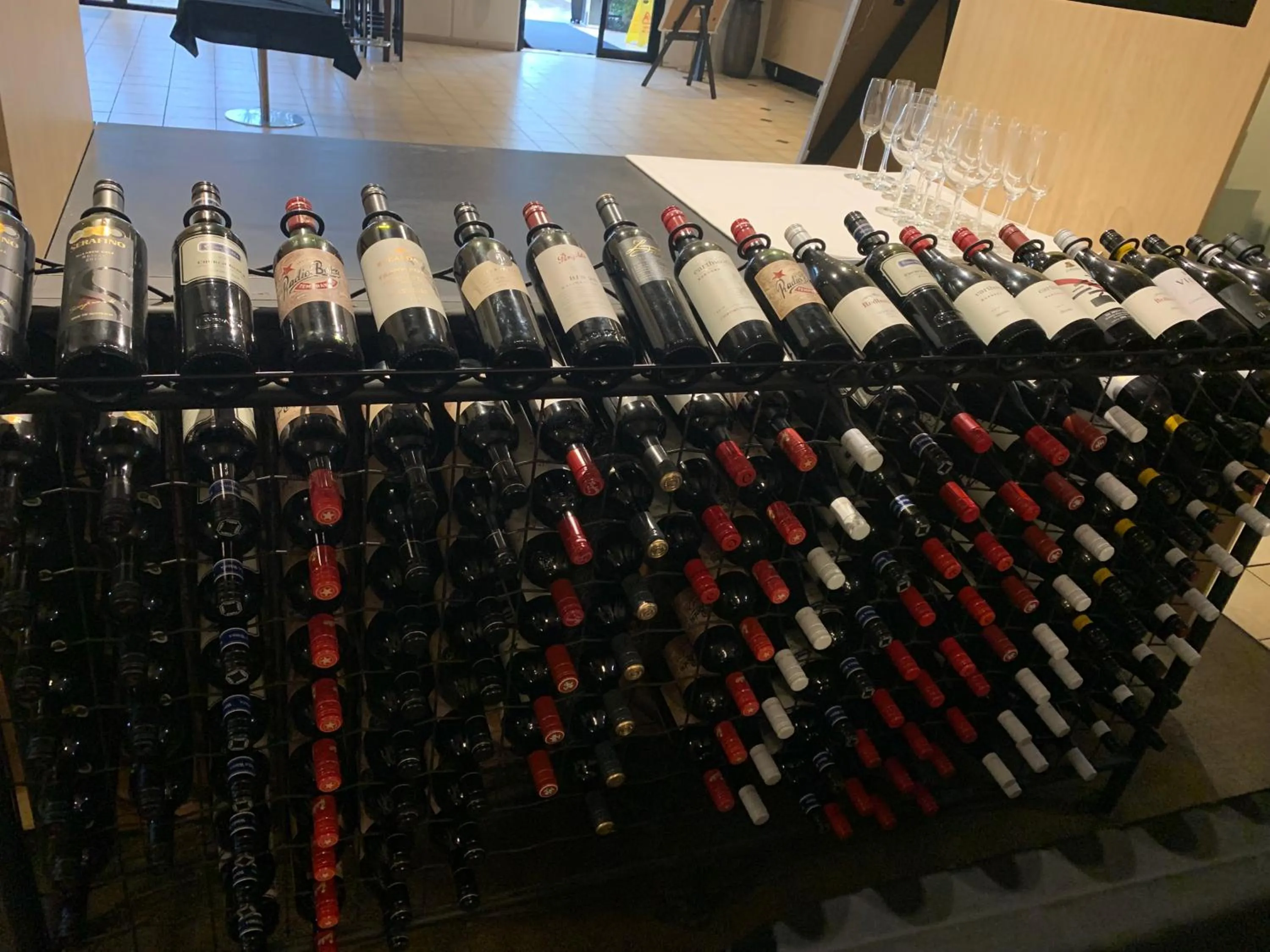 Alcoholic drinks in Maraboon Motor Inn