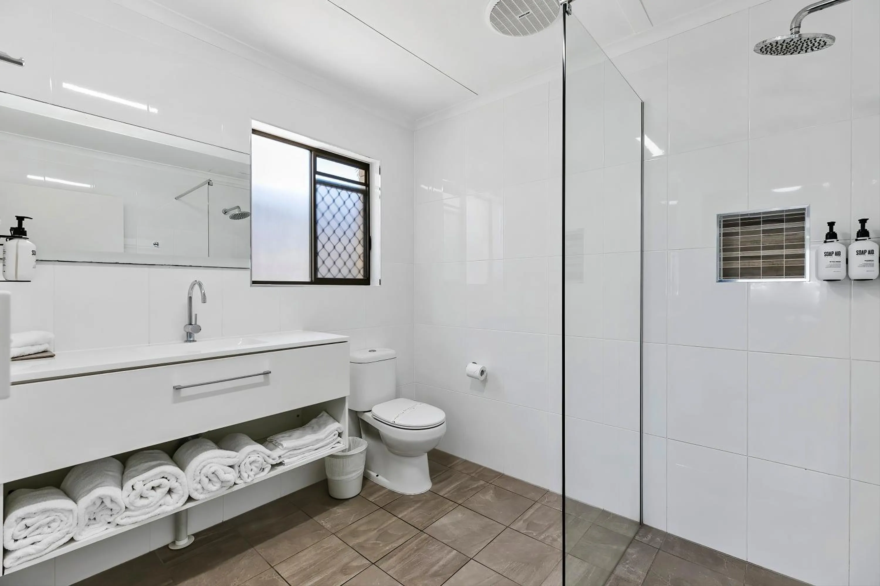 Bathroom in Comfort Inn on Main Hervey Bay