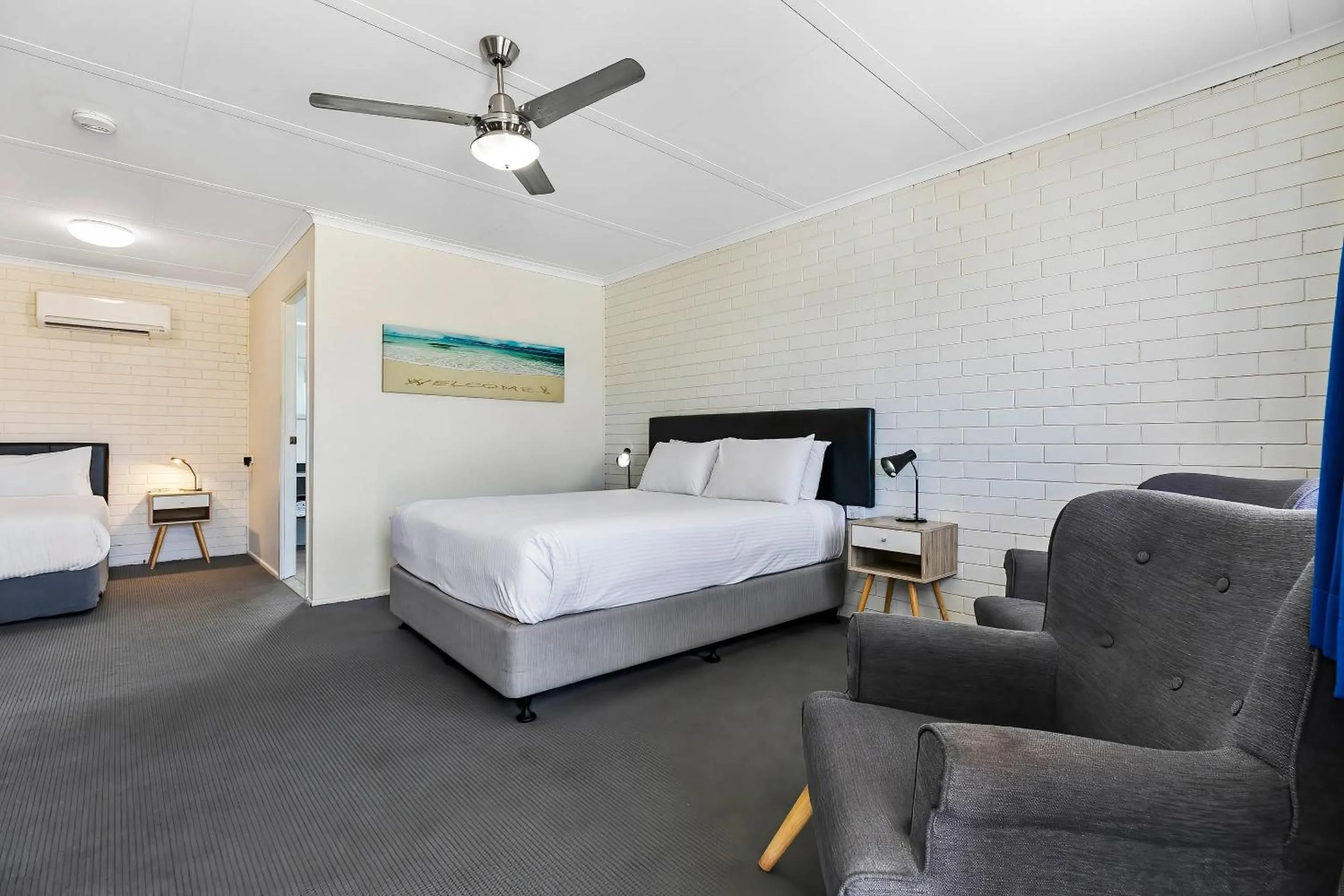 Bedroom, Bed in Comfort Inn on Main Hervey Bay