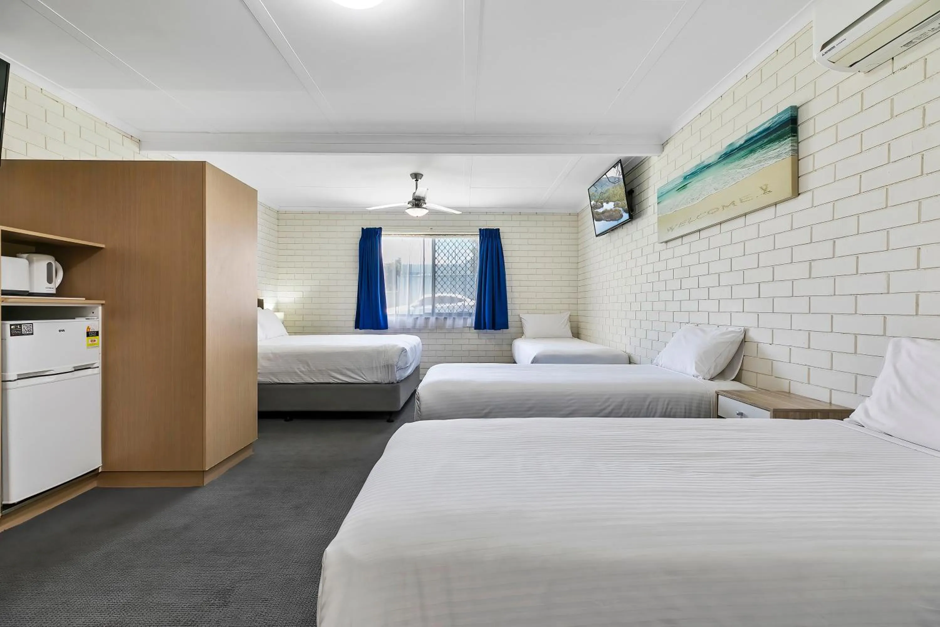 Photo of the whole room, Bed in Comfort Inn on Main Hervey Bay