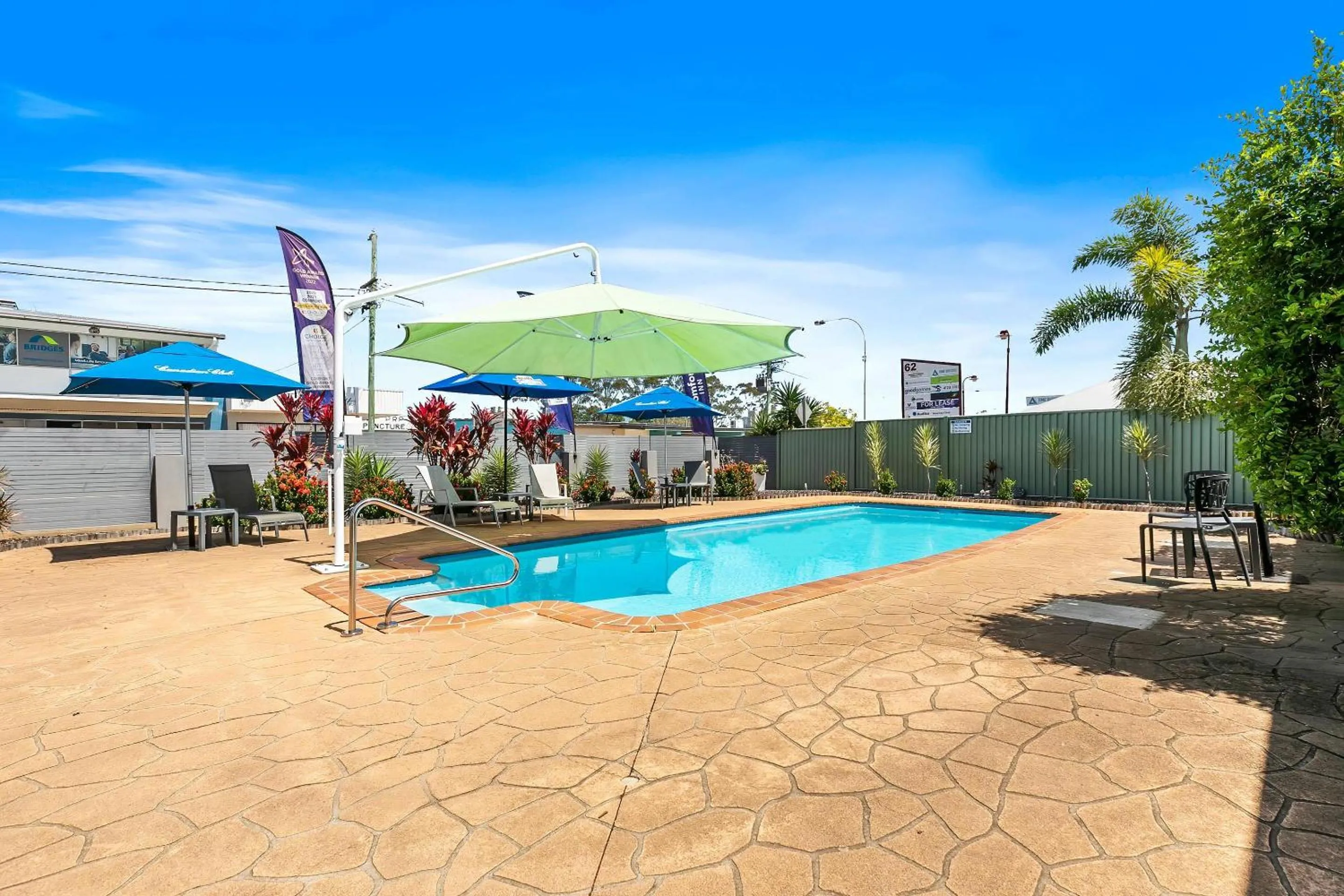 Swimming pool in Comfort Inn on Main Hervey Bay