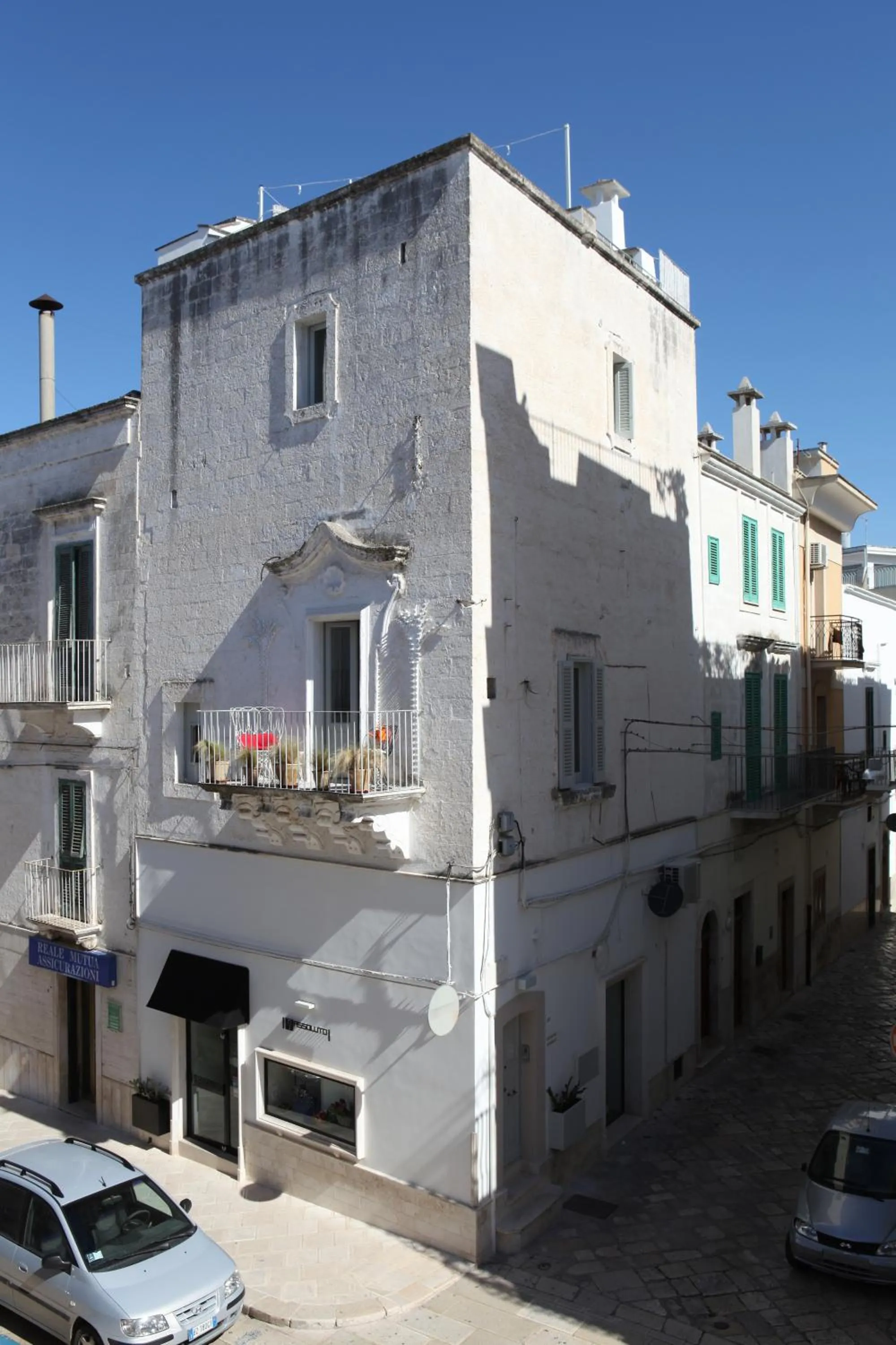 Facade/entrance in Palazzina Alchimia