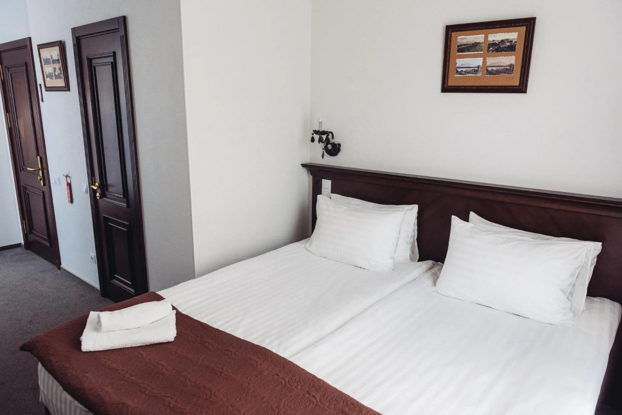 Bed in Biplan City