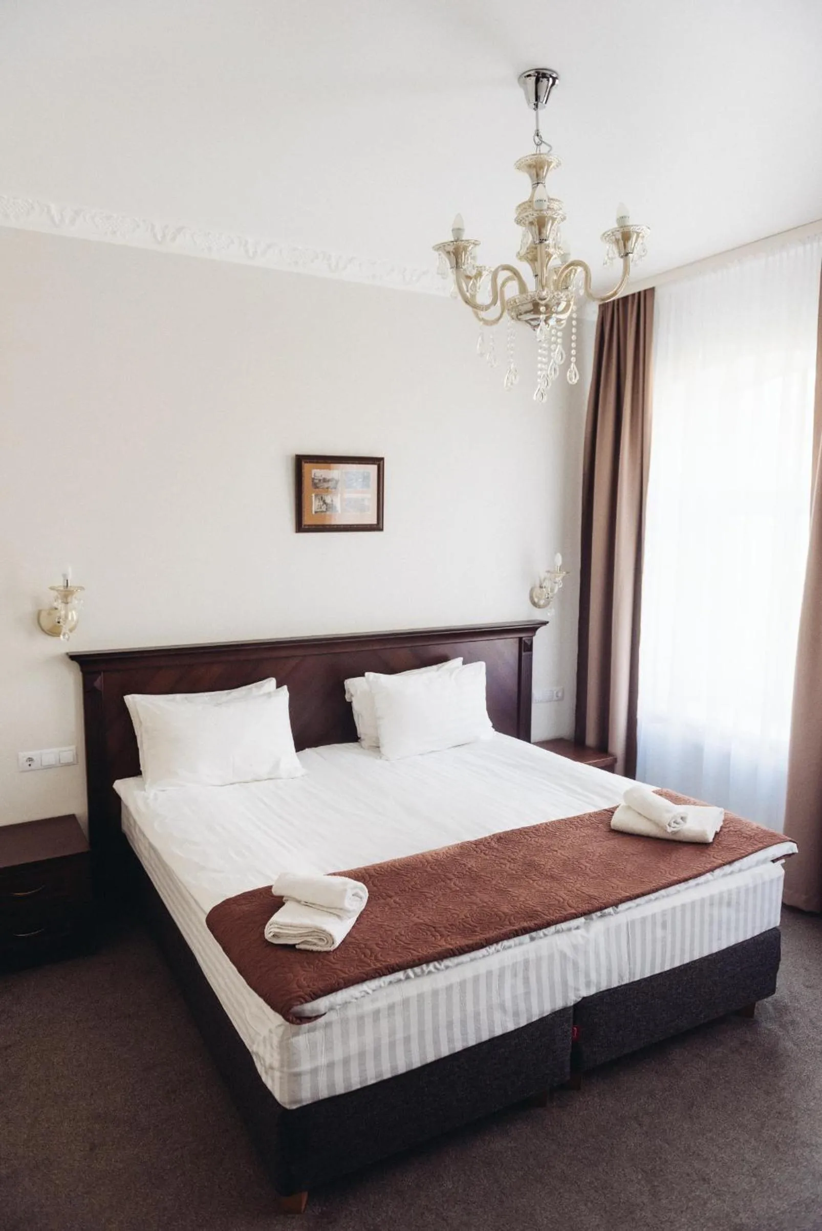 Bed in Biplan City