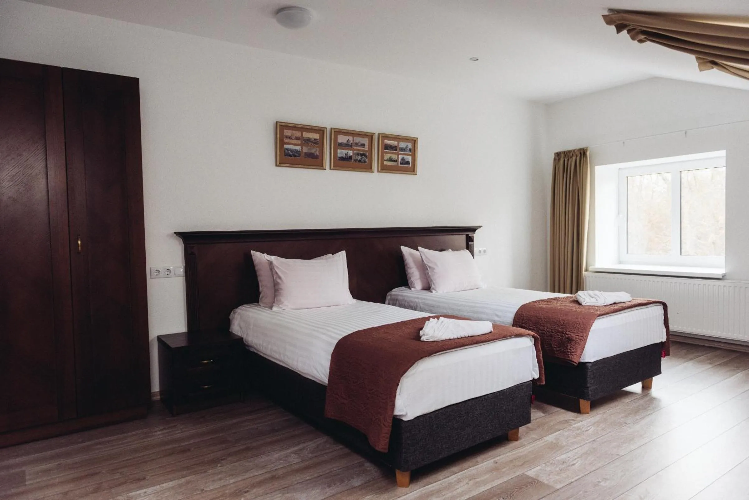 Photo of the whole room, Bed in Biplan City