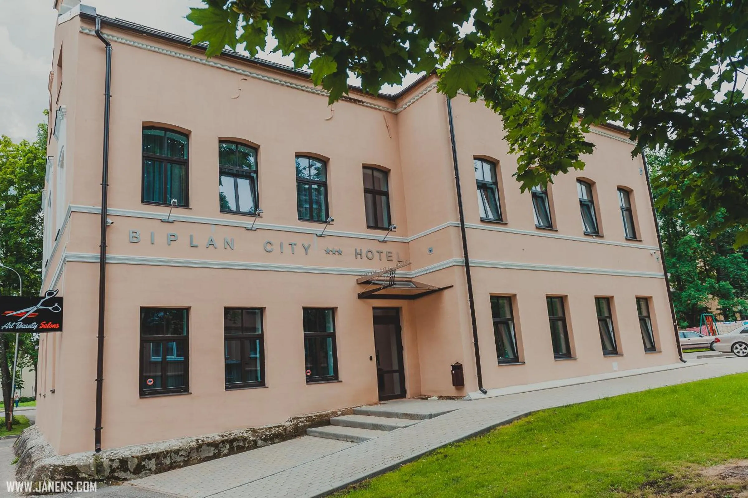 Property building in Biplan City