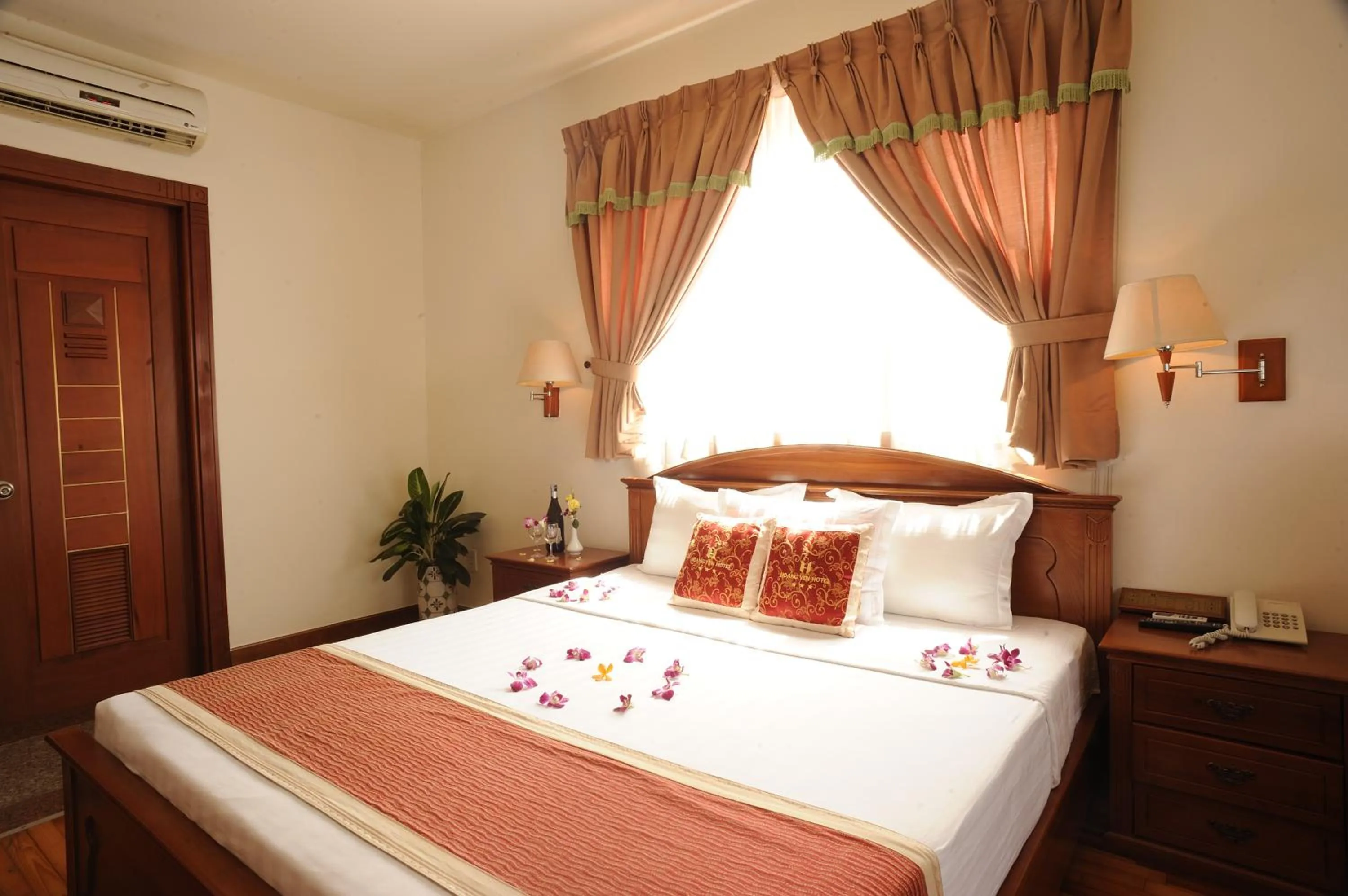 Bed in Hoang Yen 2 Hotel
