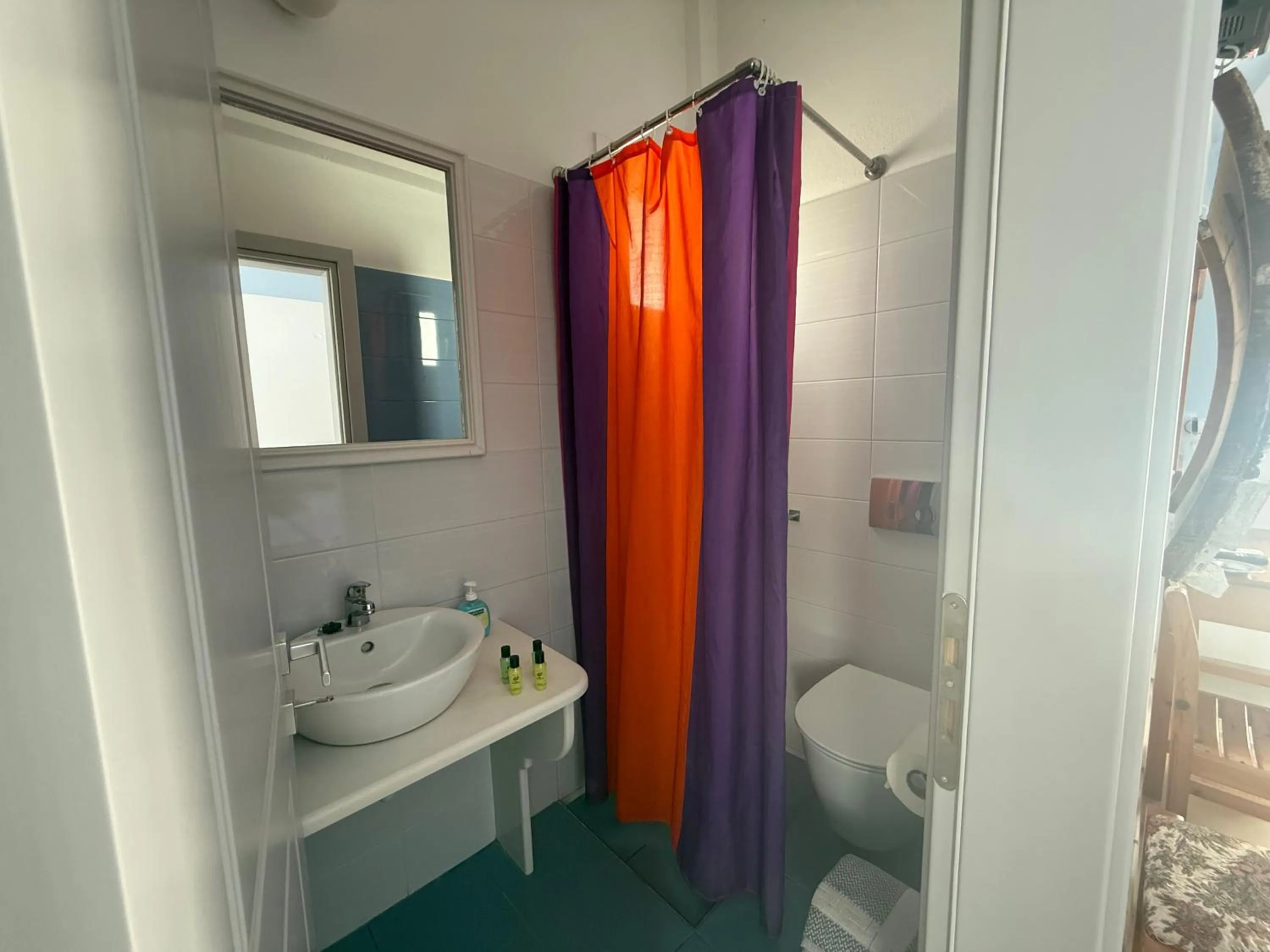 Shower in Hotel Hellas