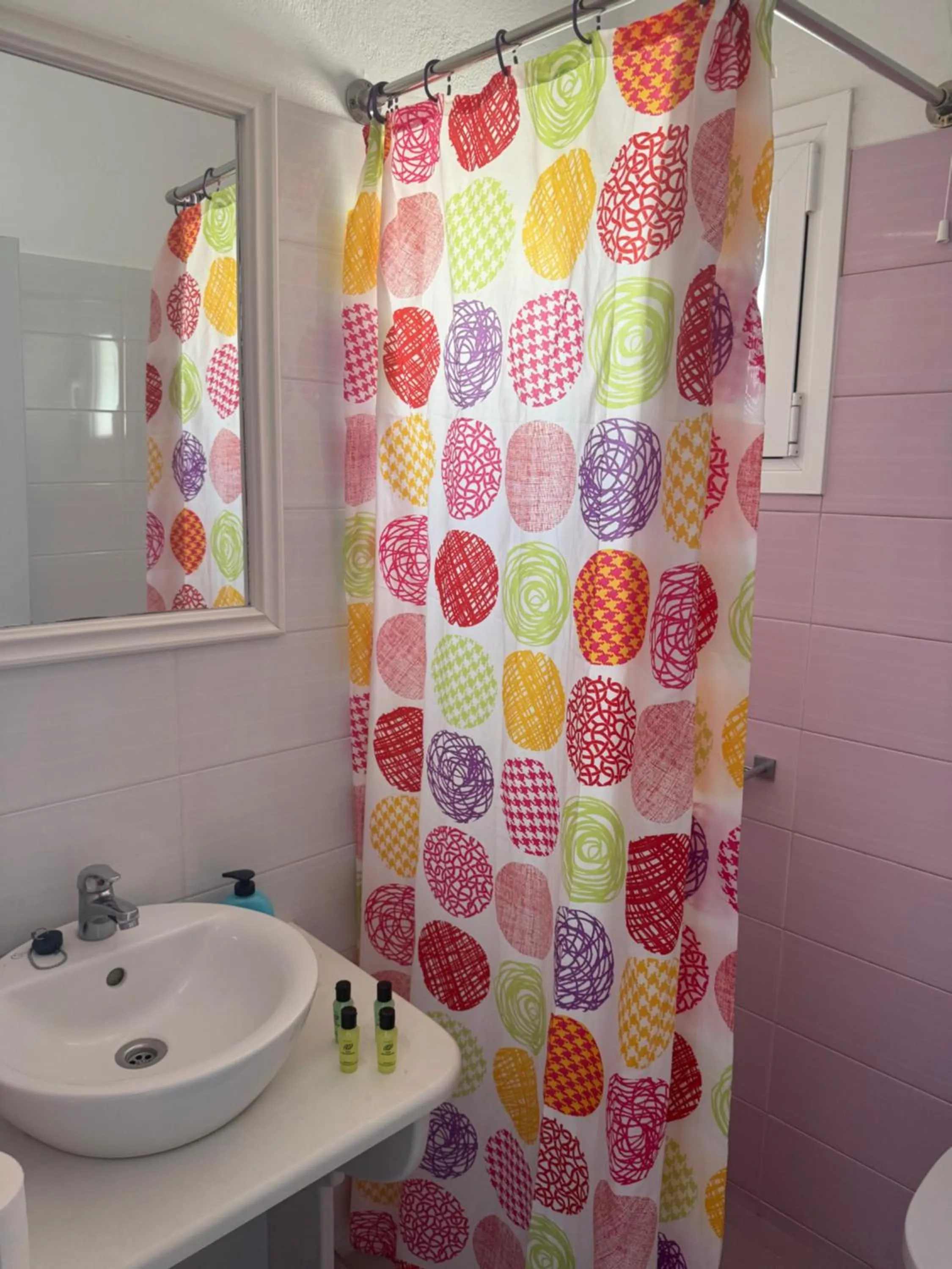 Shower in Hotel Hellas