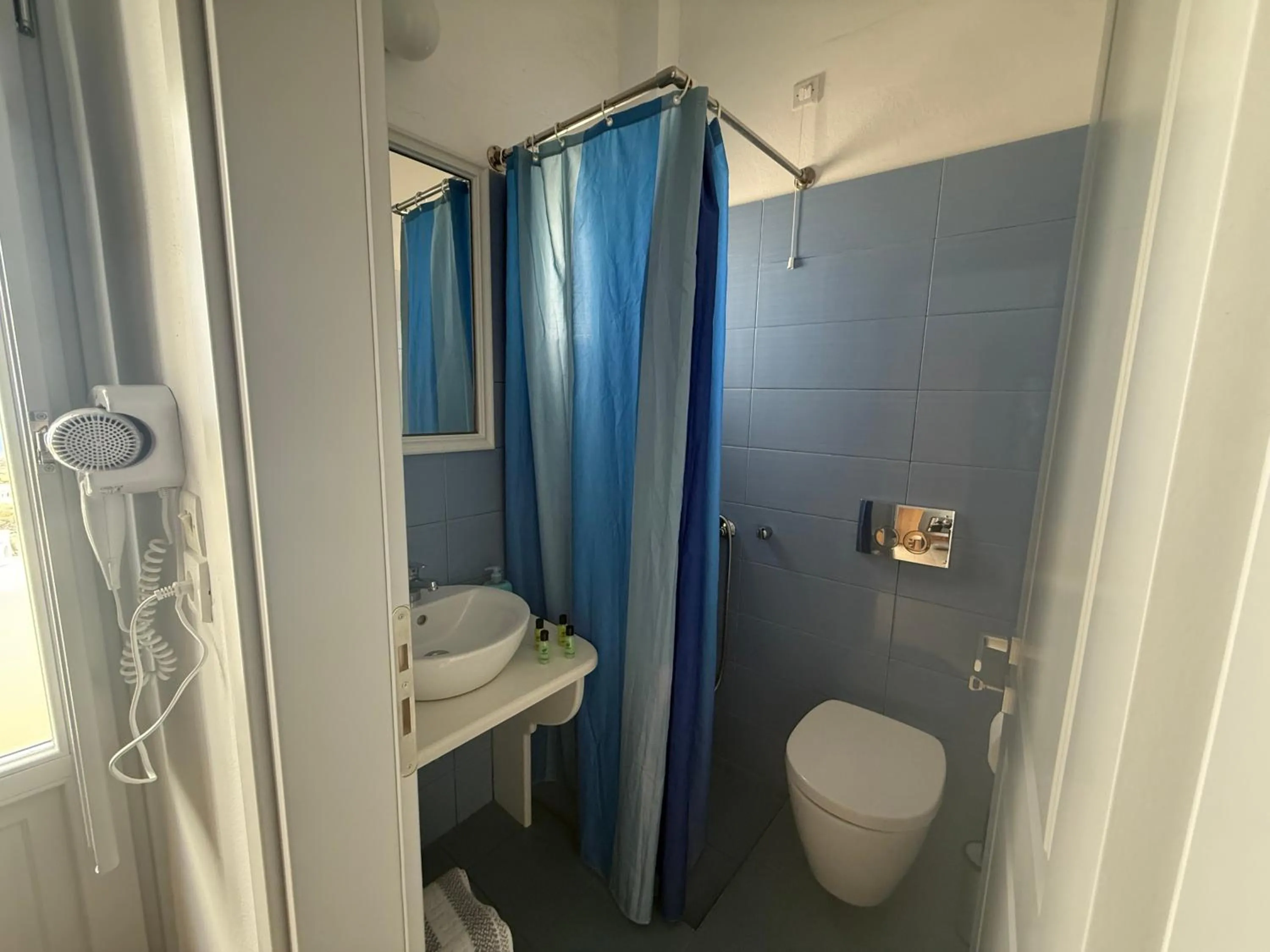 Shower in Hotel Hellas