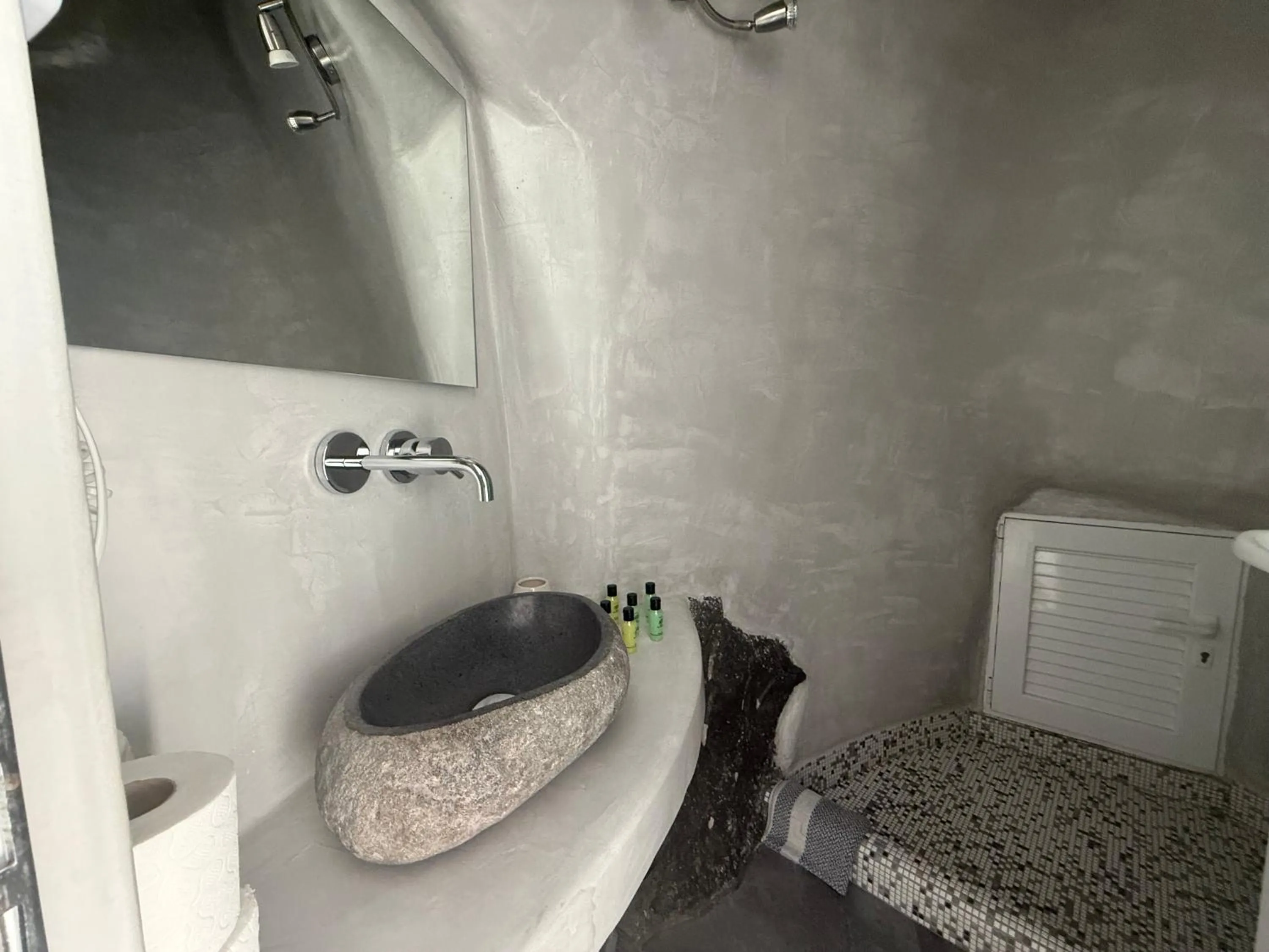 Bathroom in Hotel Hellas