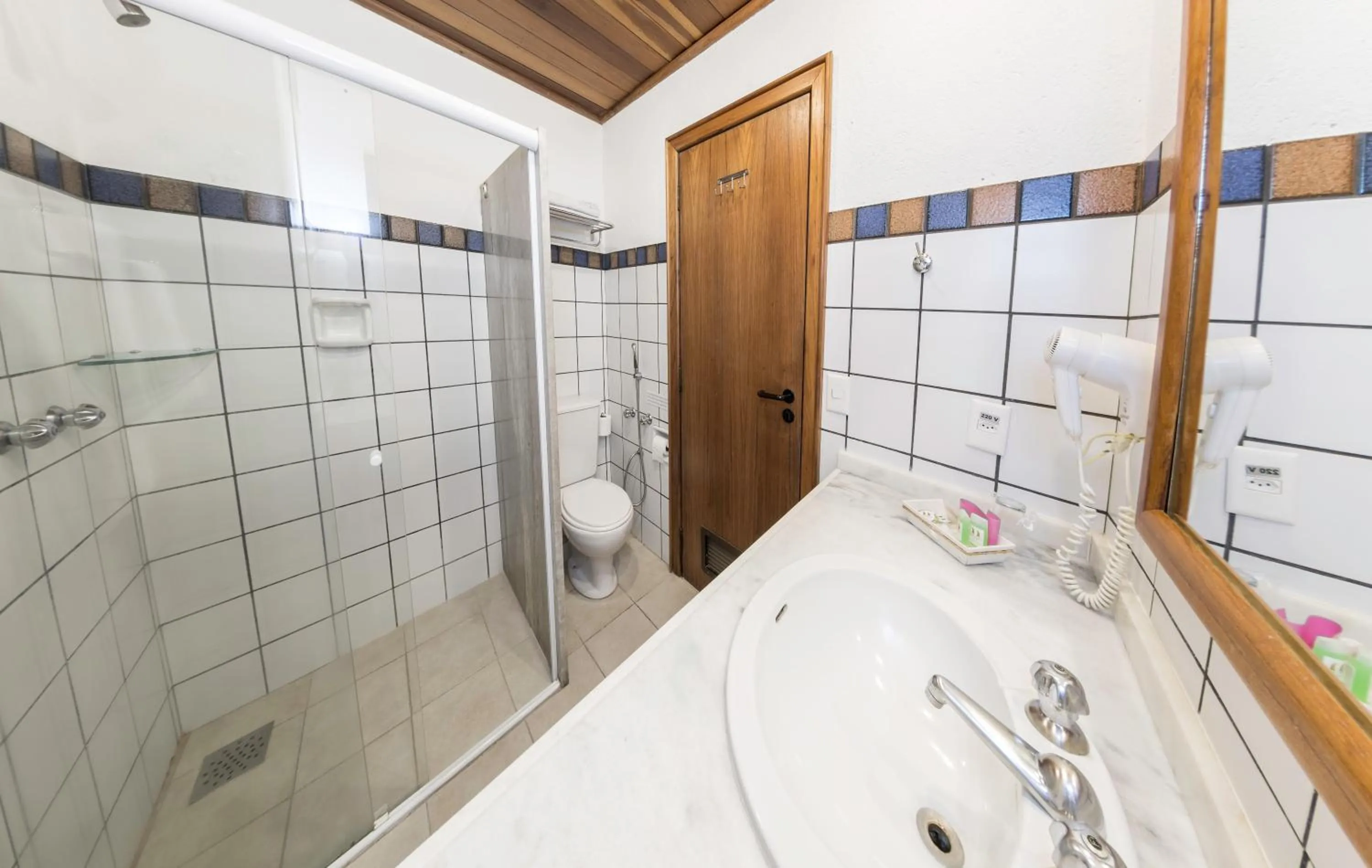 Bathroom in Costa Norte Ingleses Hotel