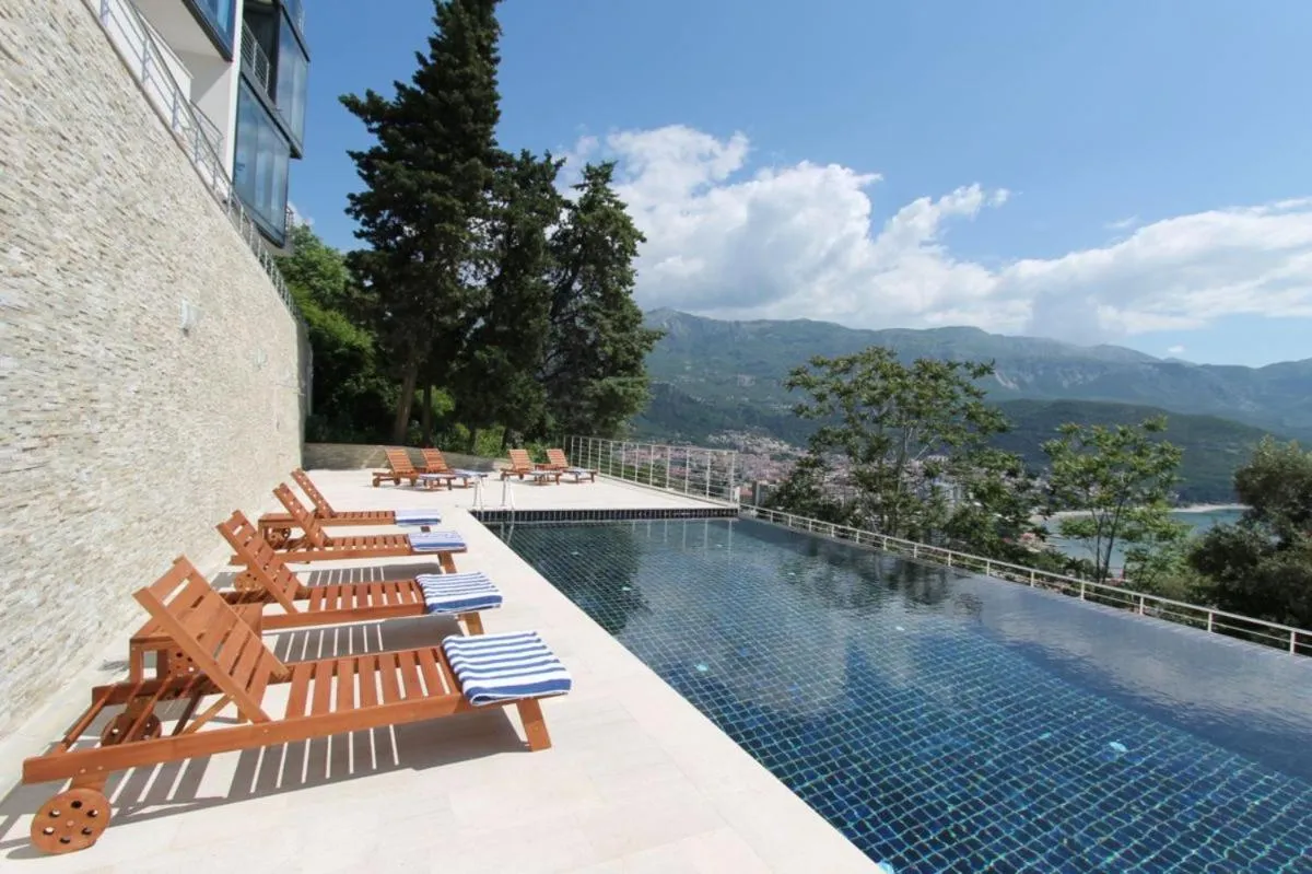 Swimming pool in Apartments Aqua